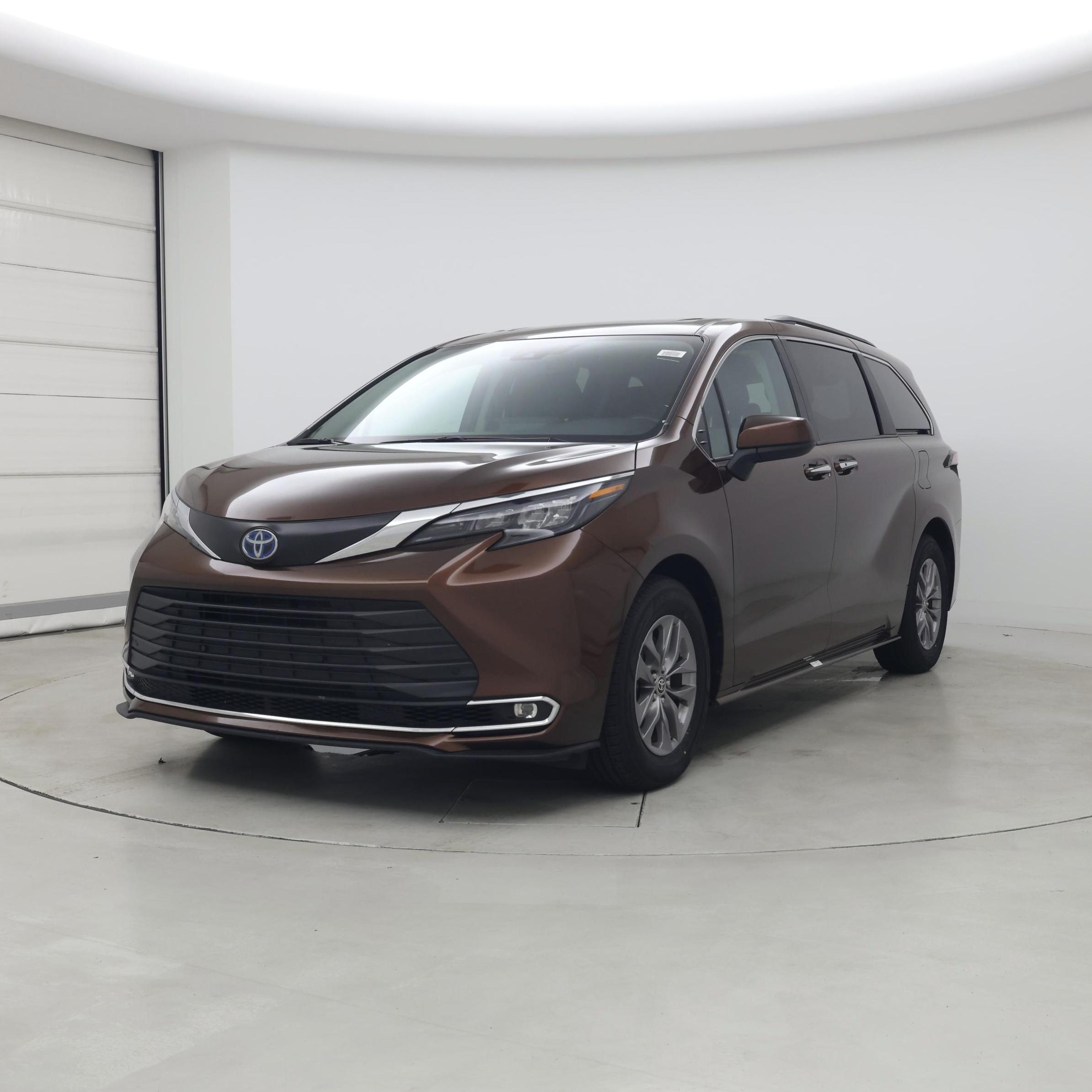 Thumbnail: 2024 Toyota Sienna - 4