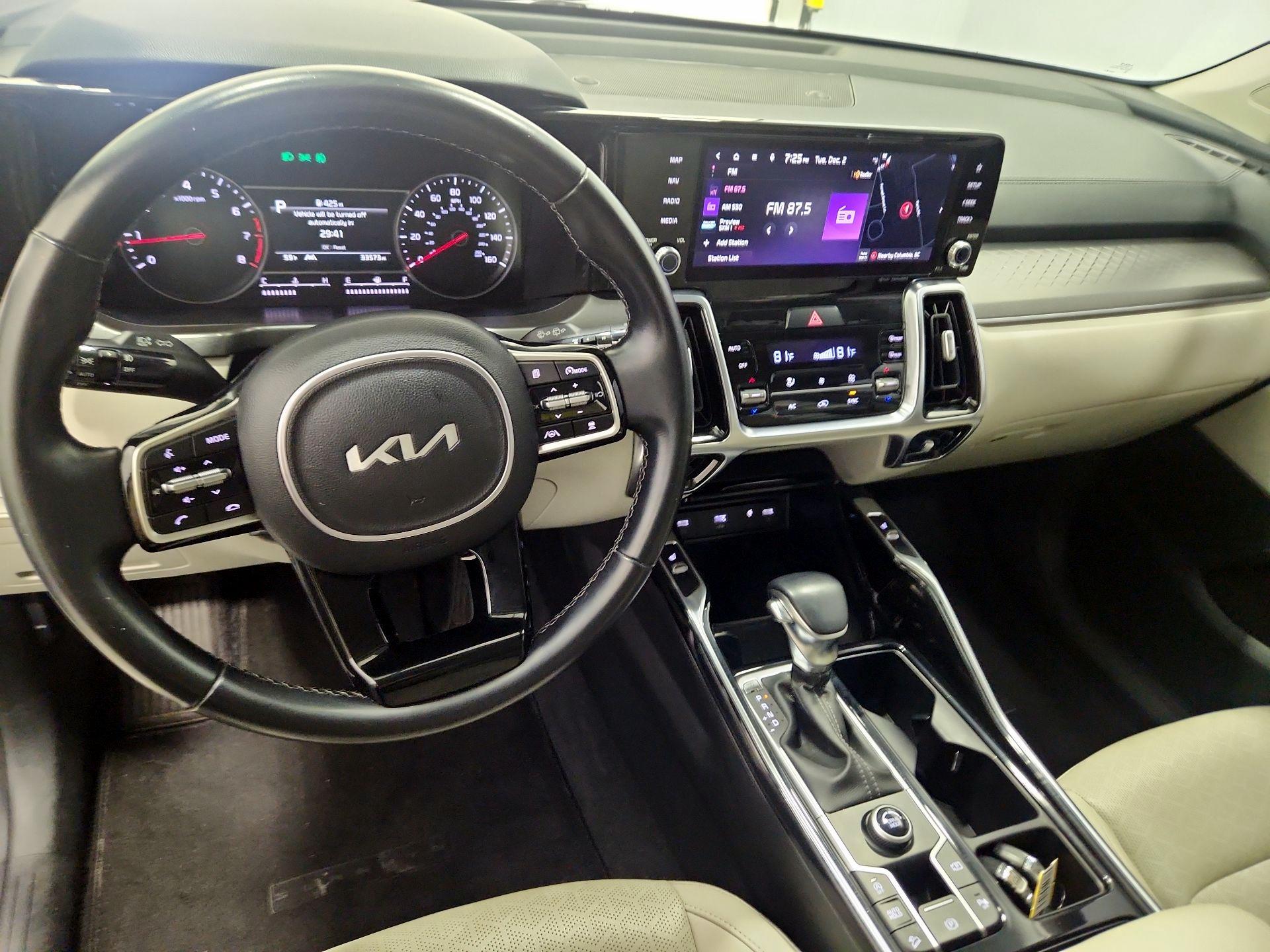 Thumbnail: 2022 Kia Sorento - 9