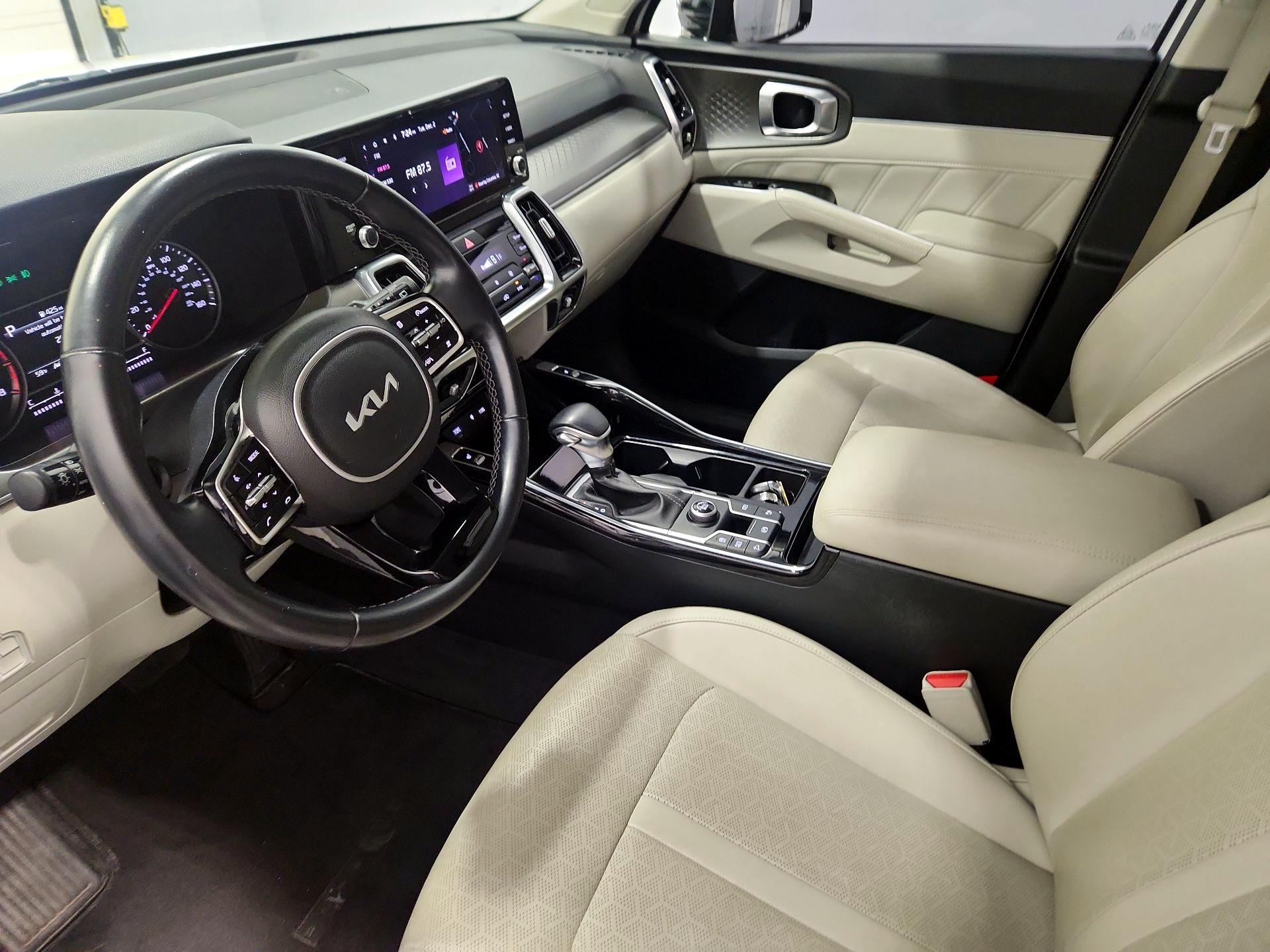 Thumbnail: 2022 Kia Sorento - 11