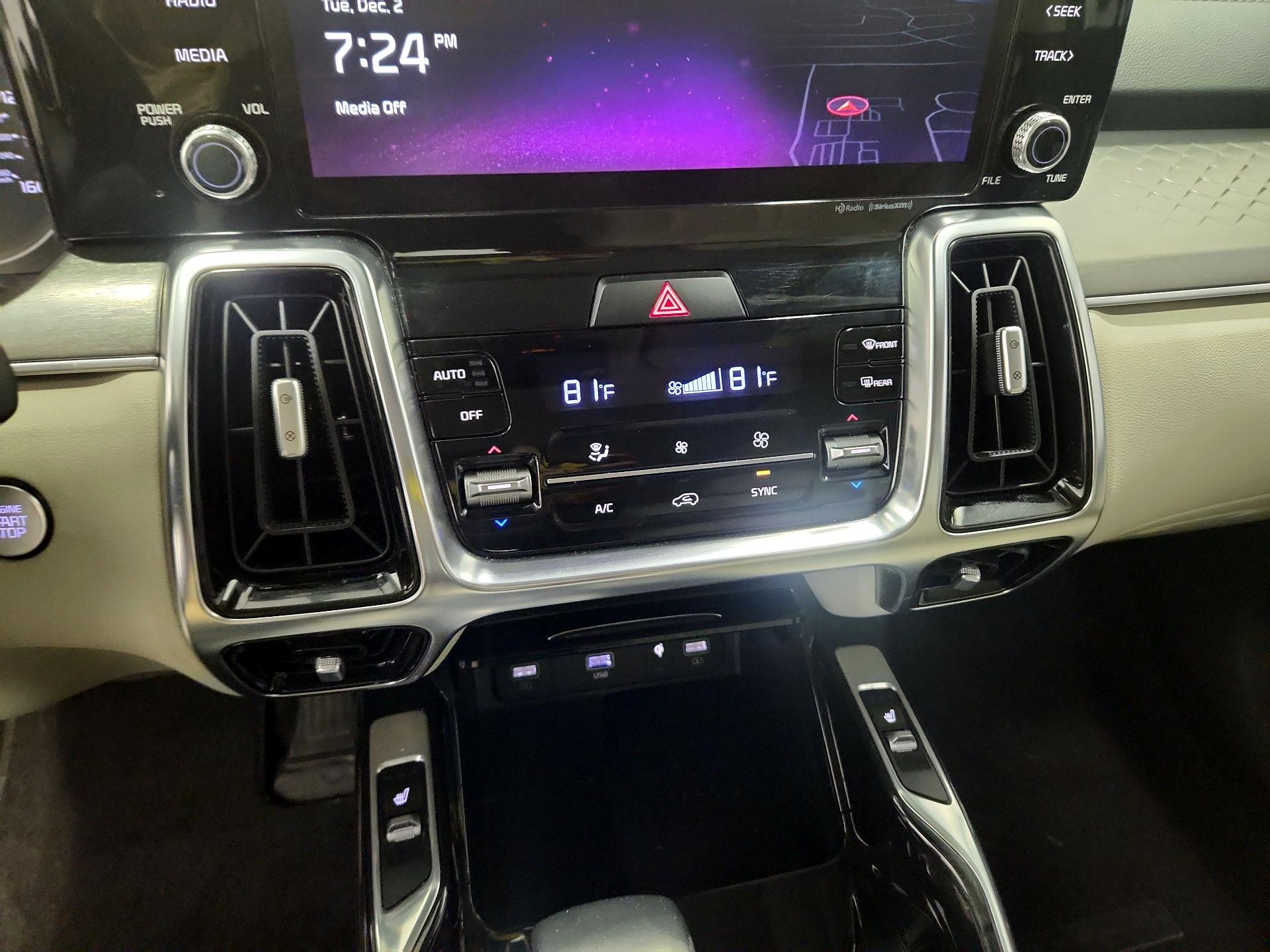 Thumbnail: 2022 Kia Sorento - 16