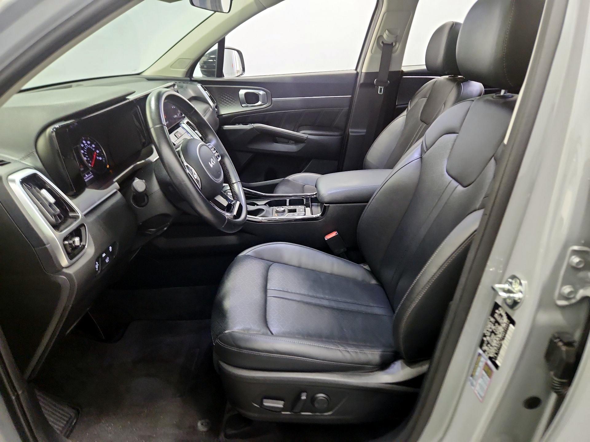 Thumbnail: 2022 Kia Sorento - 11