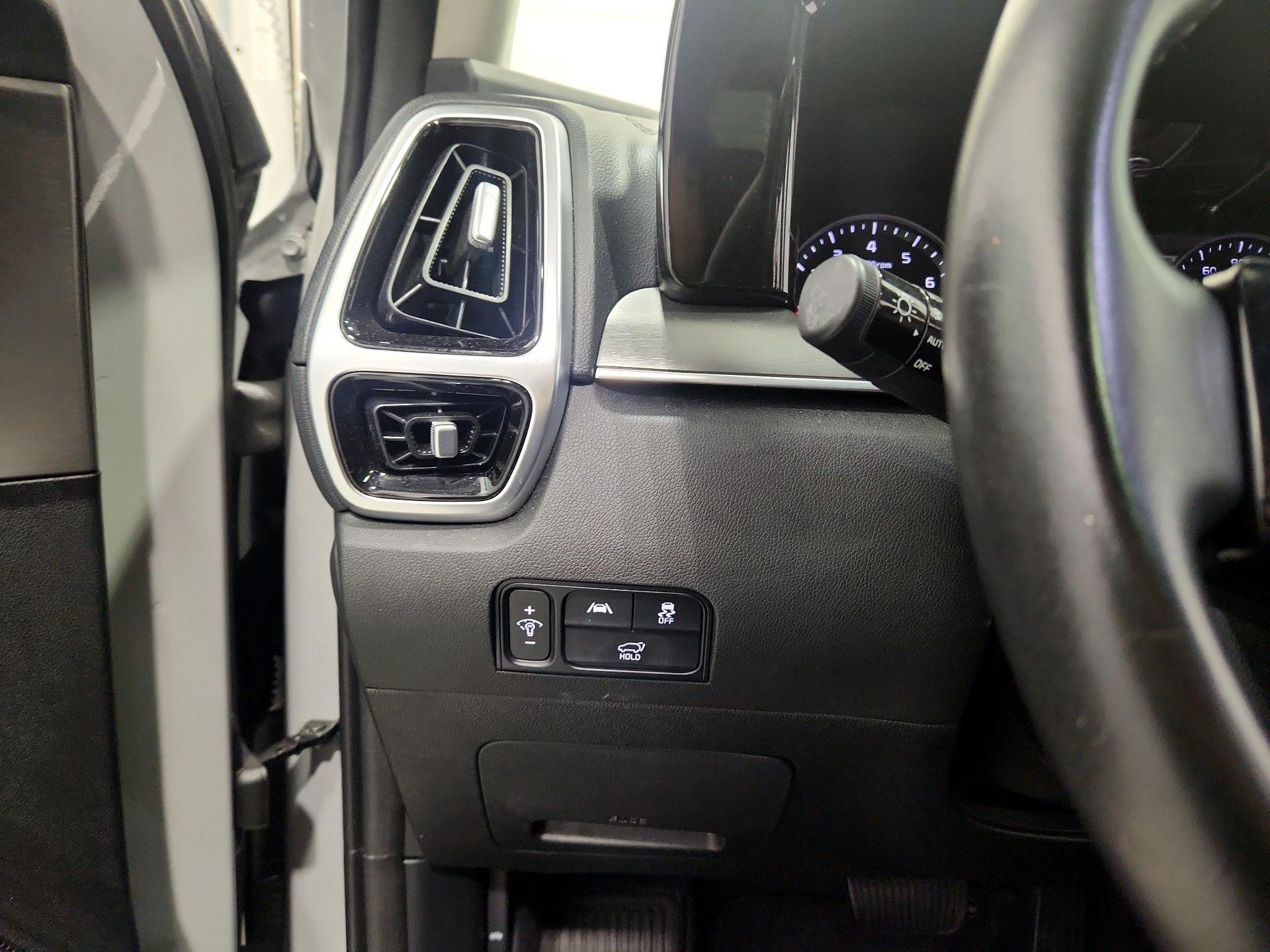 Thumbnail: 2022 Kia Sorento - 13