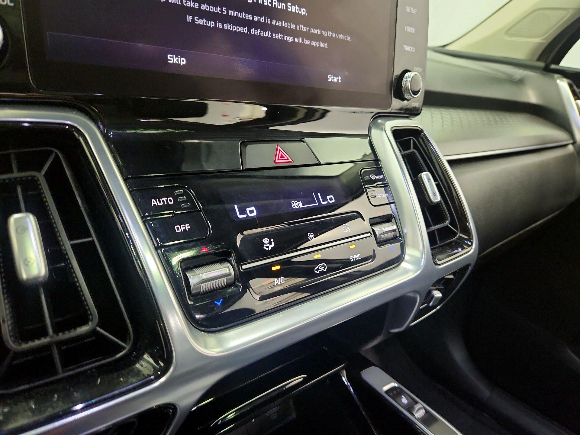 Thumbnail: 2022 Kia Sorento - 17