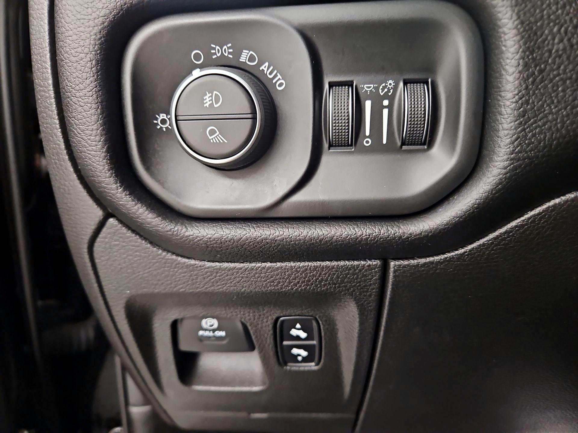 Thumbnail: 2019 RAM 1500 - 13