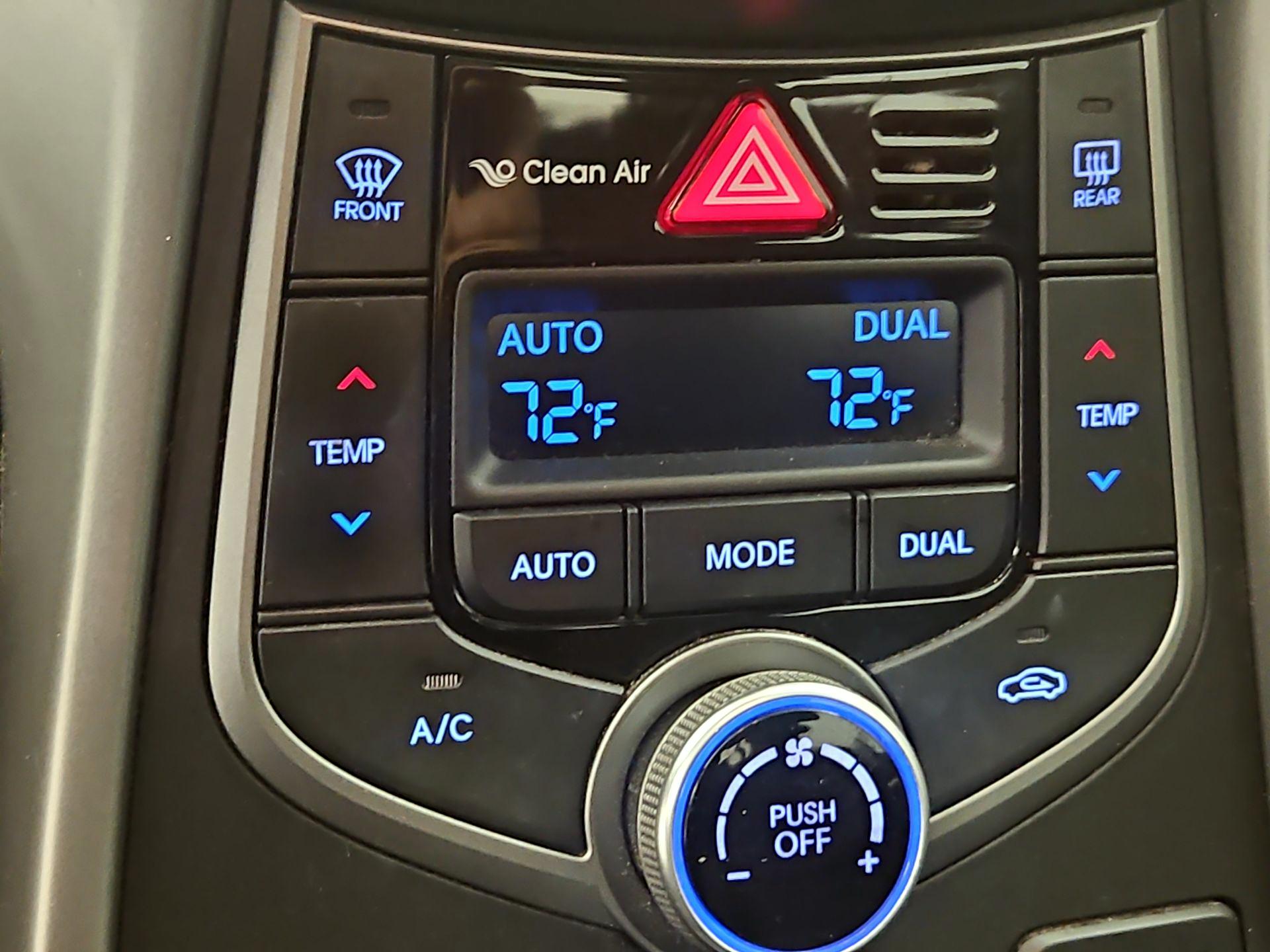 Thumbnail: 2015 Hyundai Elantra - 17