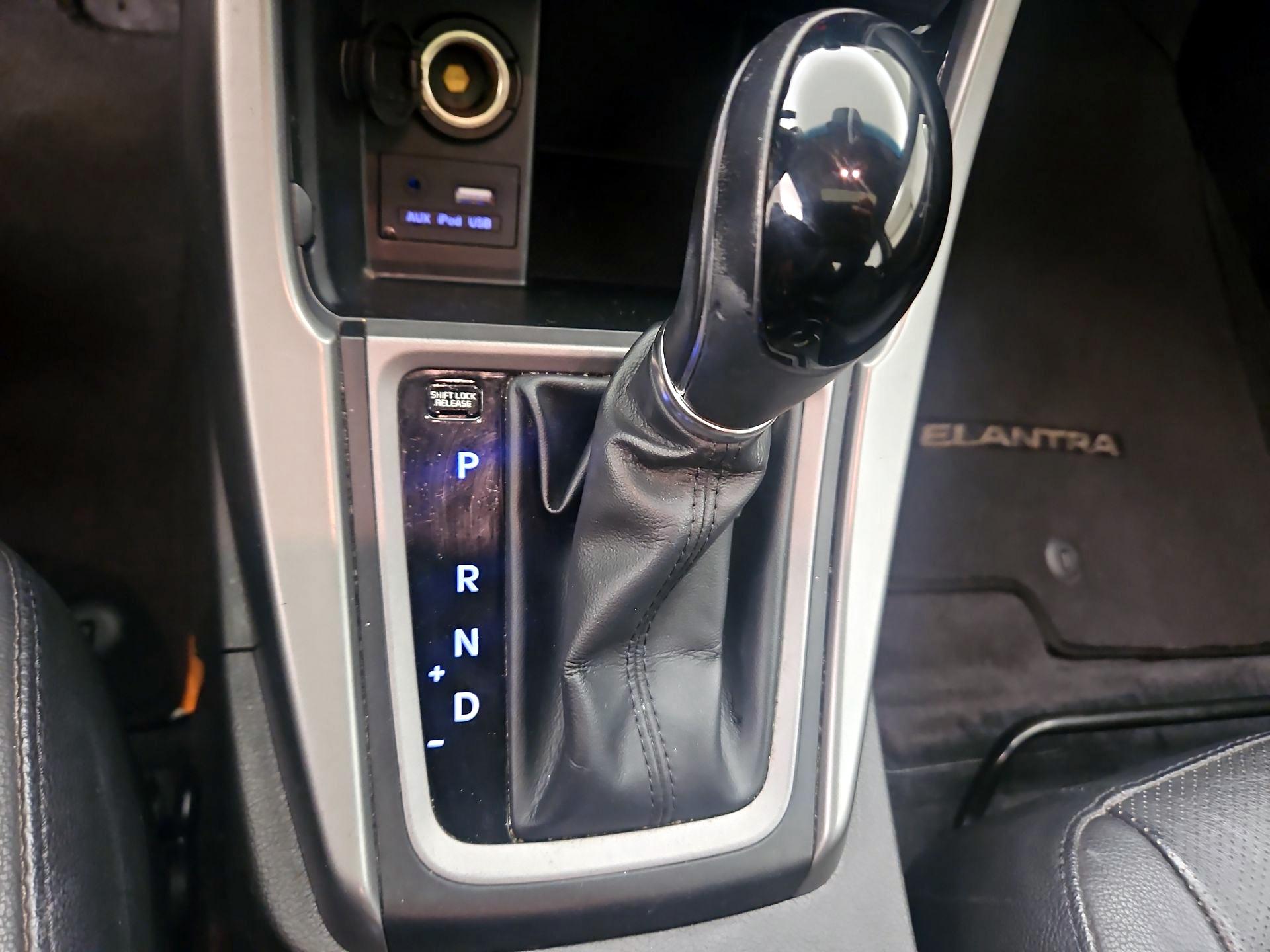 Thumbnail: 2015 Hyundai Elantra - 18