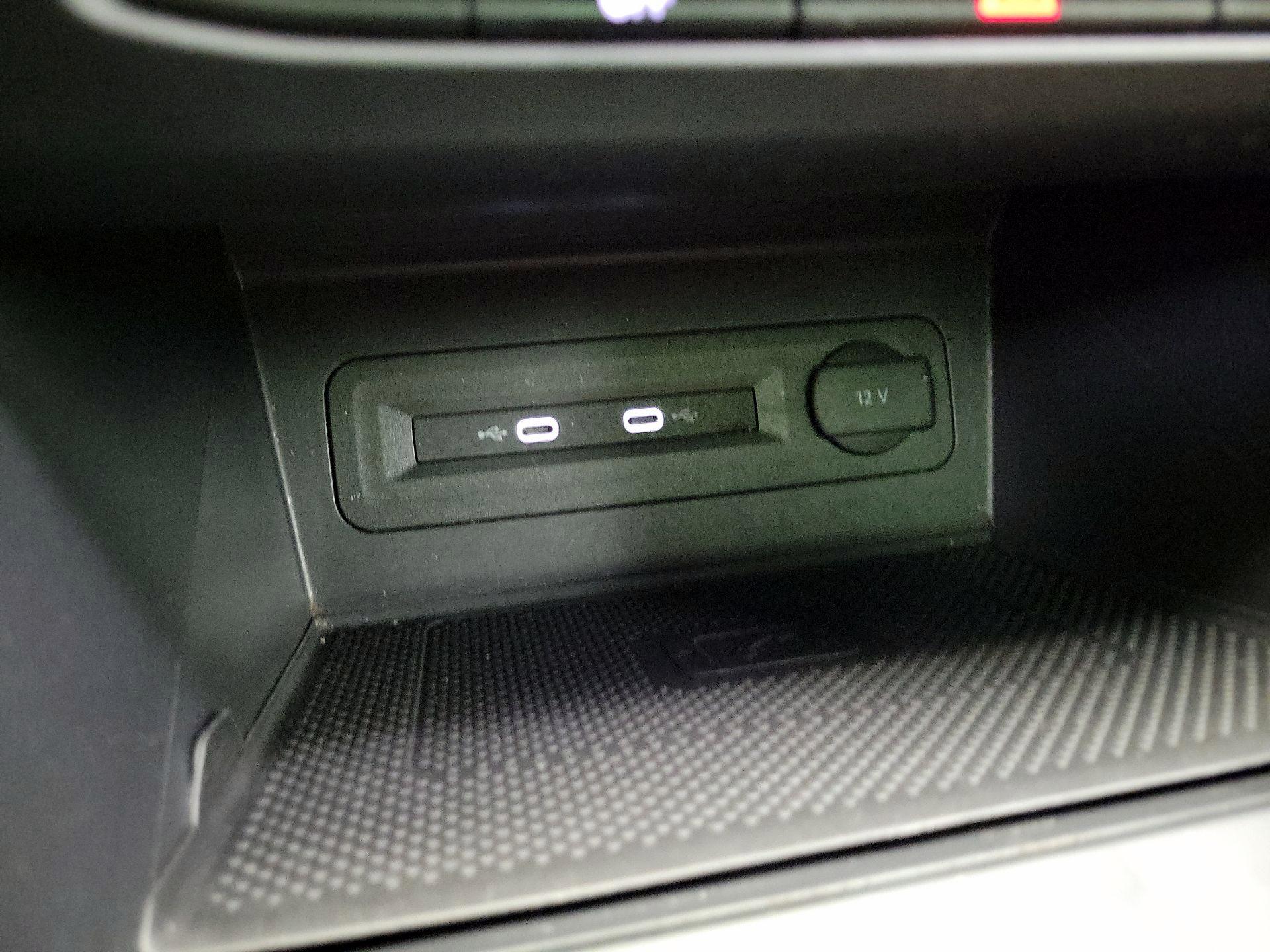 Thumbnail: 2021 Volkswagen Atlas - 18