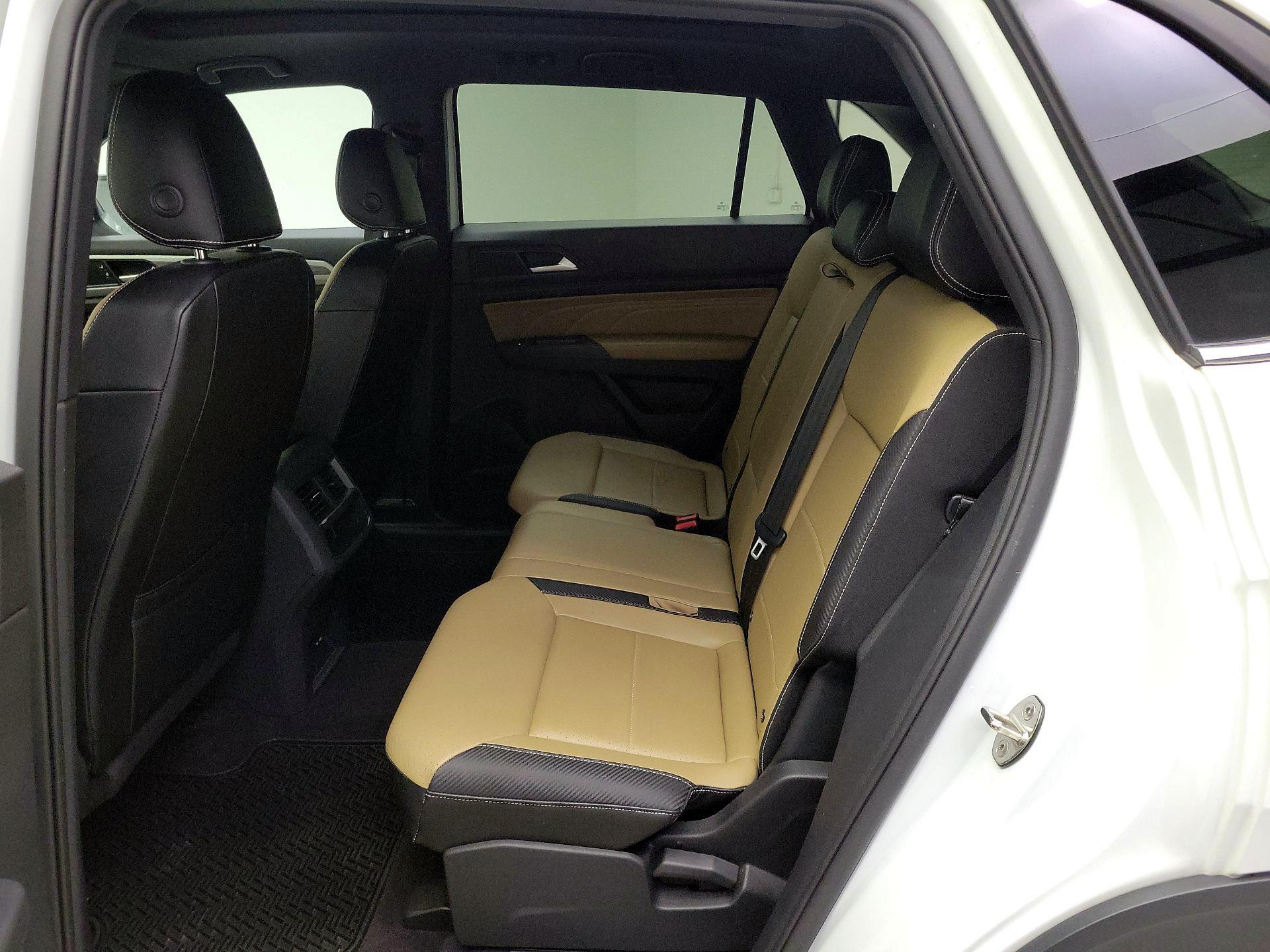 Thumbnail: 2021 Volkswagen Atlas - 20