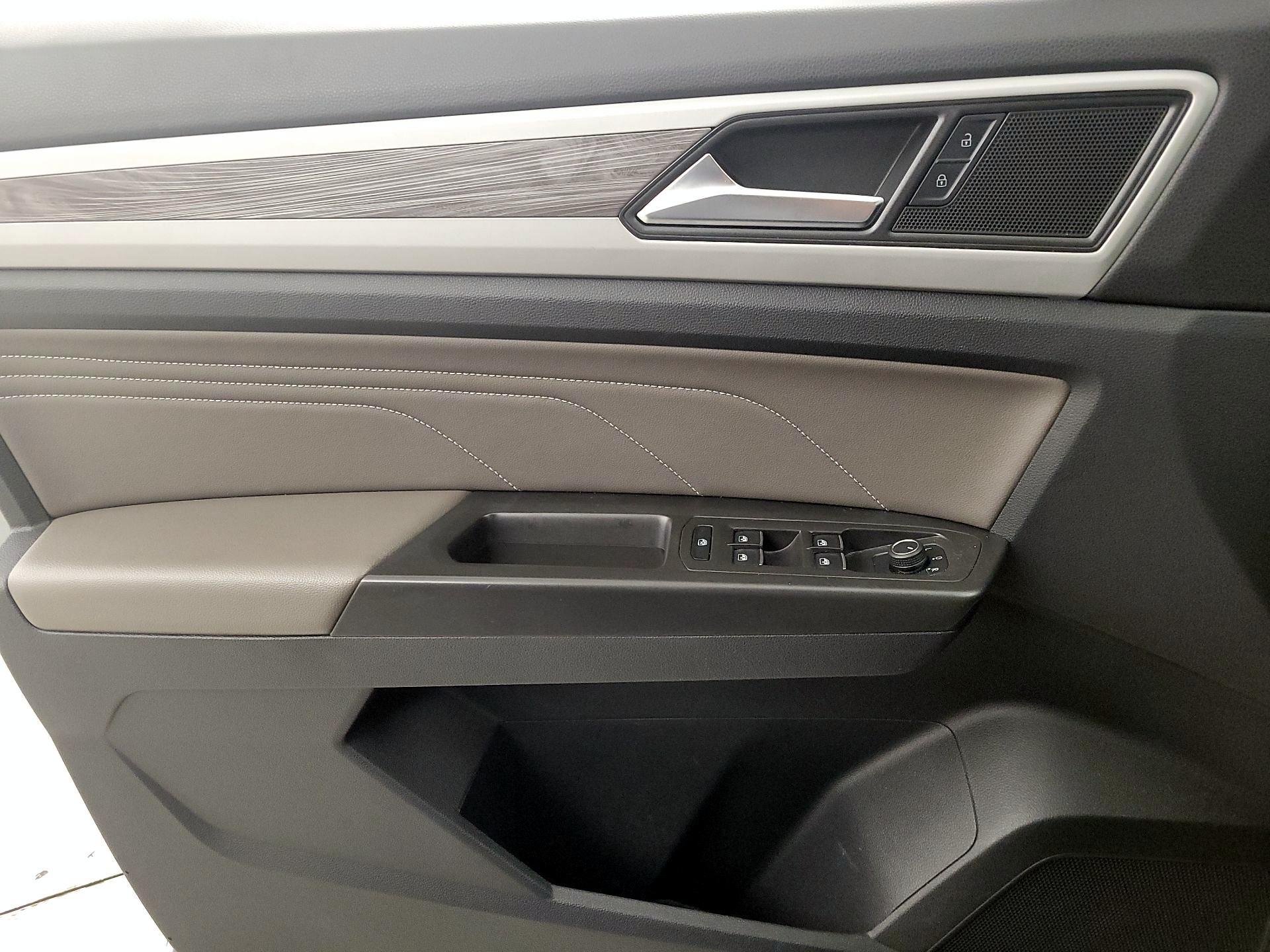 Thumbnail: 2022 Volkswagen Atlas - 12