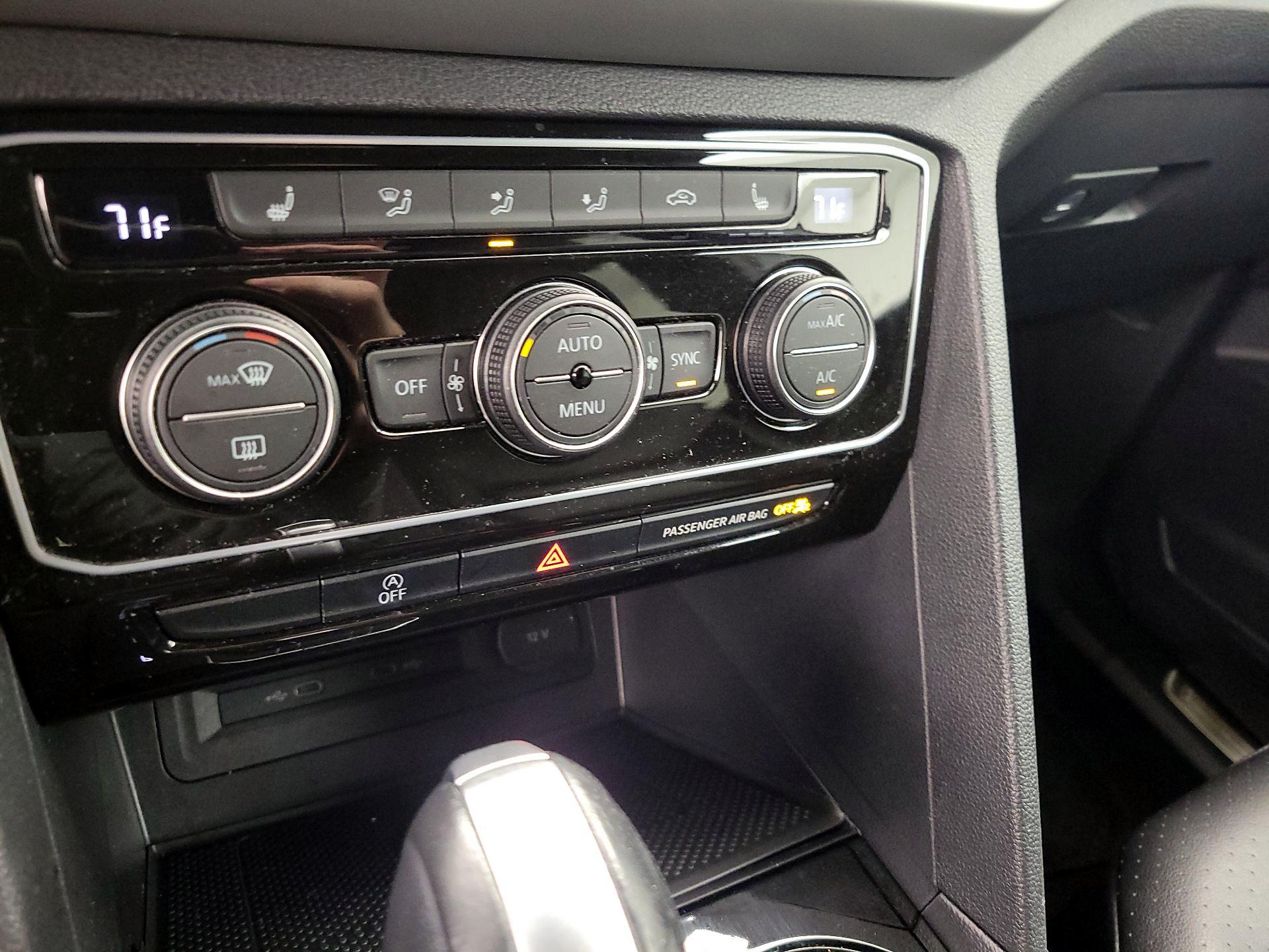 Thumbnail: 2022 Volkswagen Atlas - 16