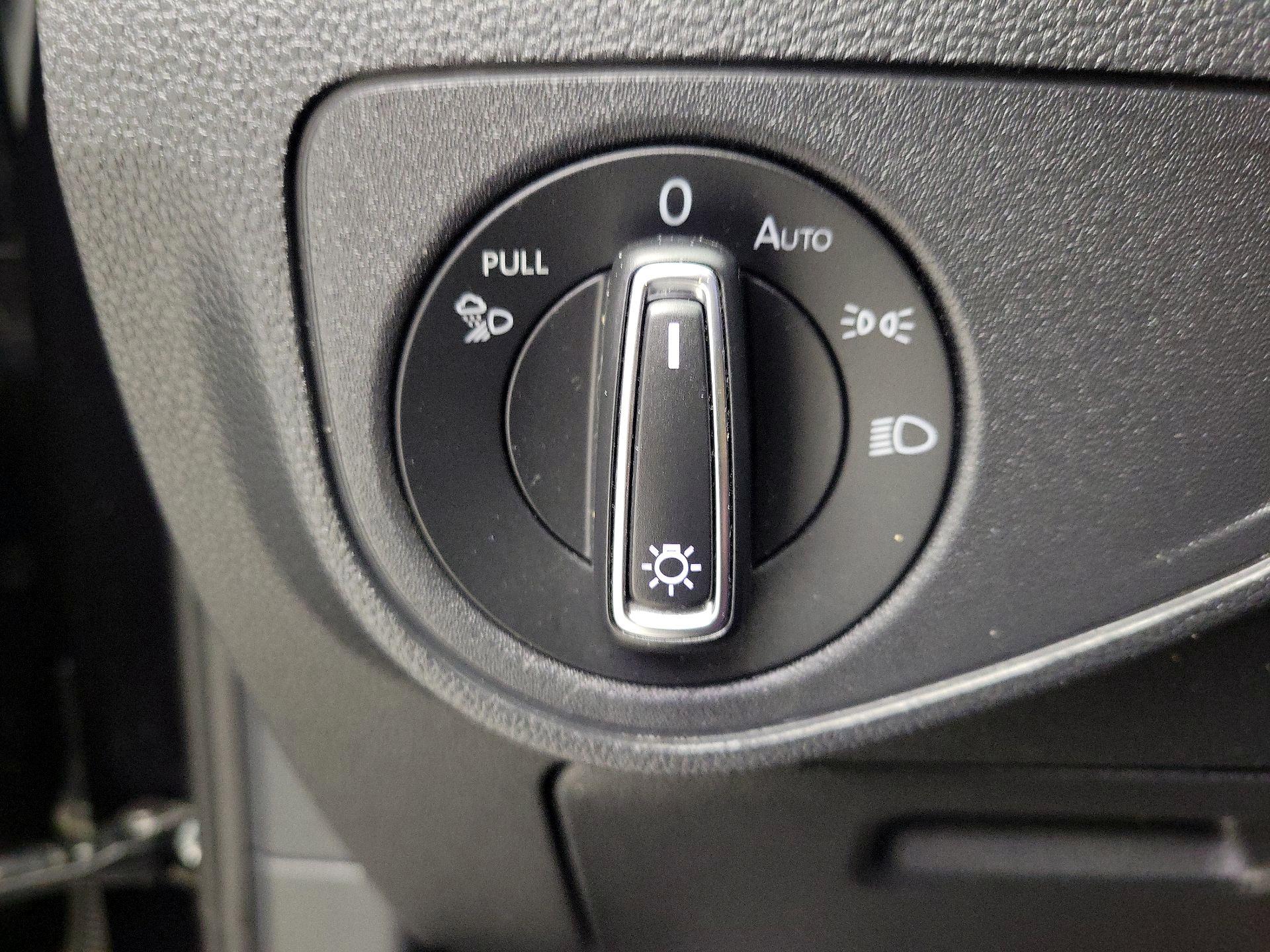 Thumbnail: 2022 Volkswagen Atlas - 13