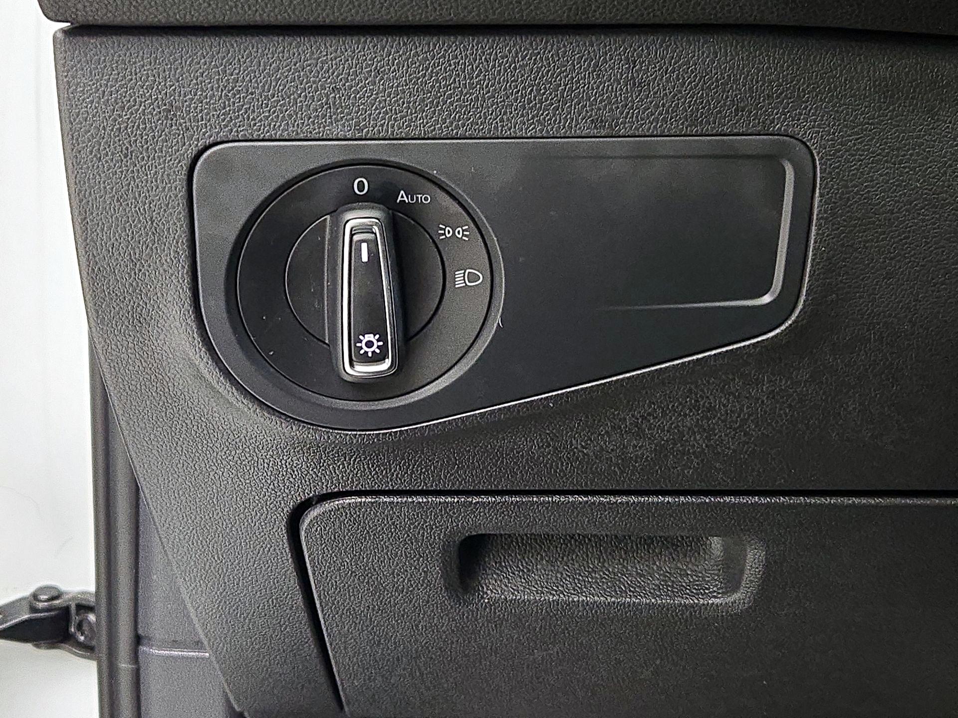 Thumbnail: 2022 Volkswagen Tiguan - 13