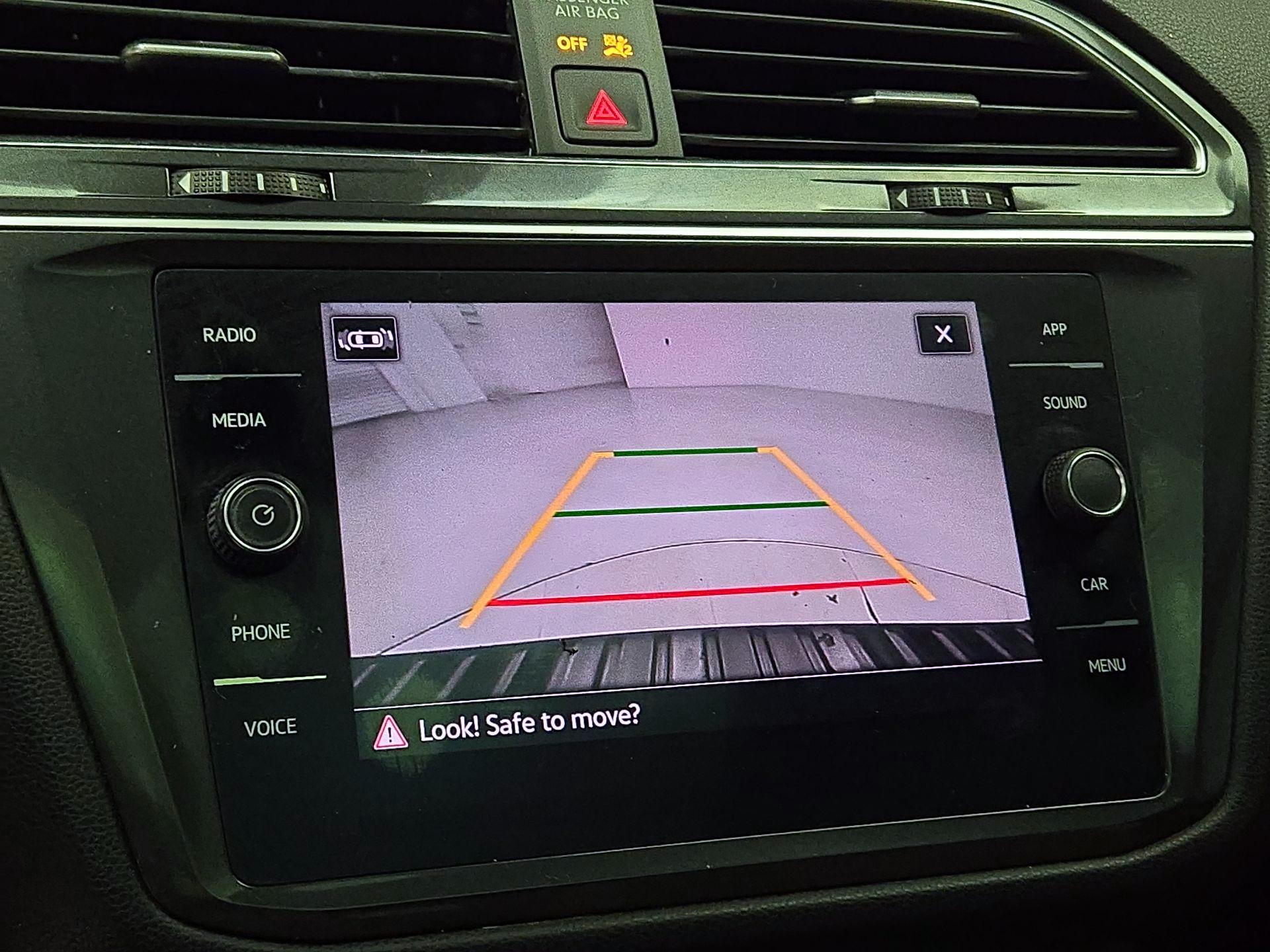 Thumbnail: 2022 Volkswagen Tiguan - 14