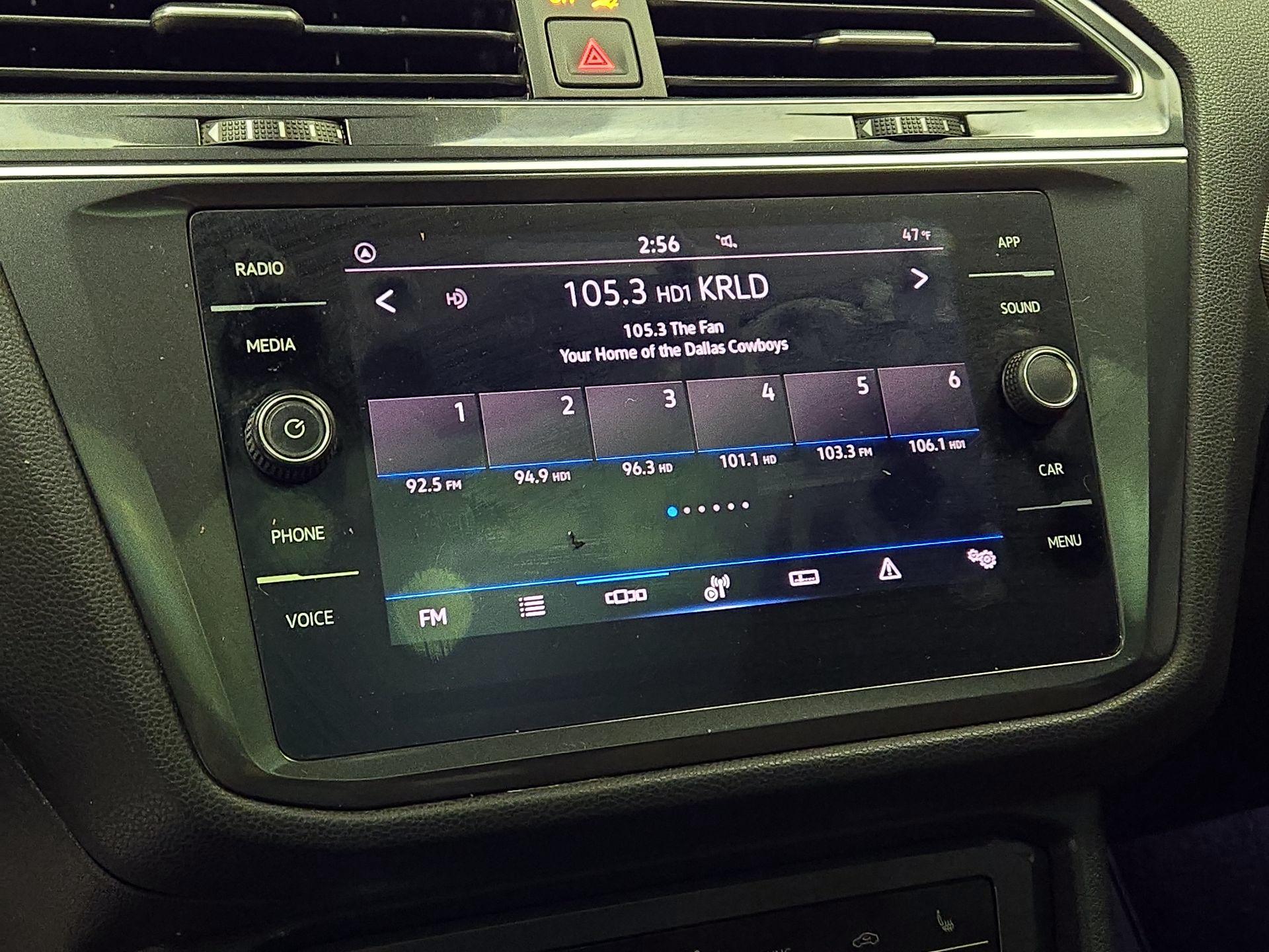 Thumbnail: 2022 Volkswagen Tiguan - 15