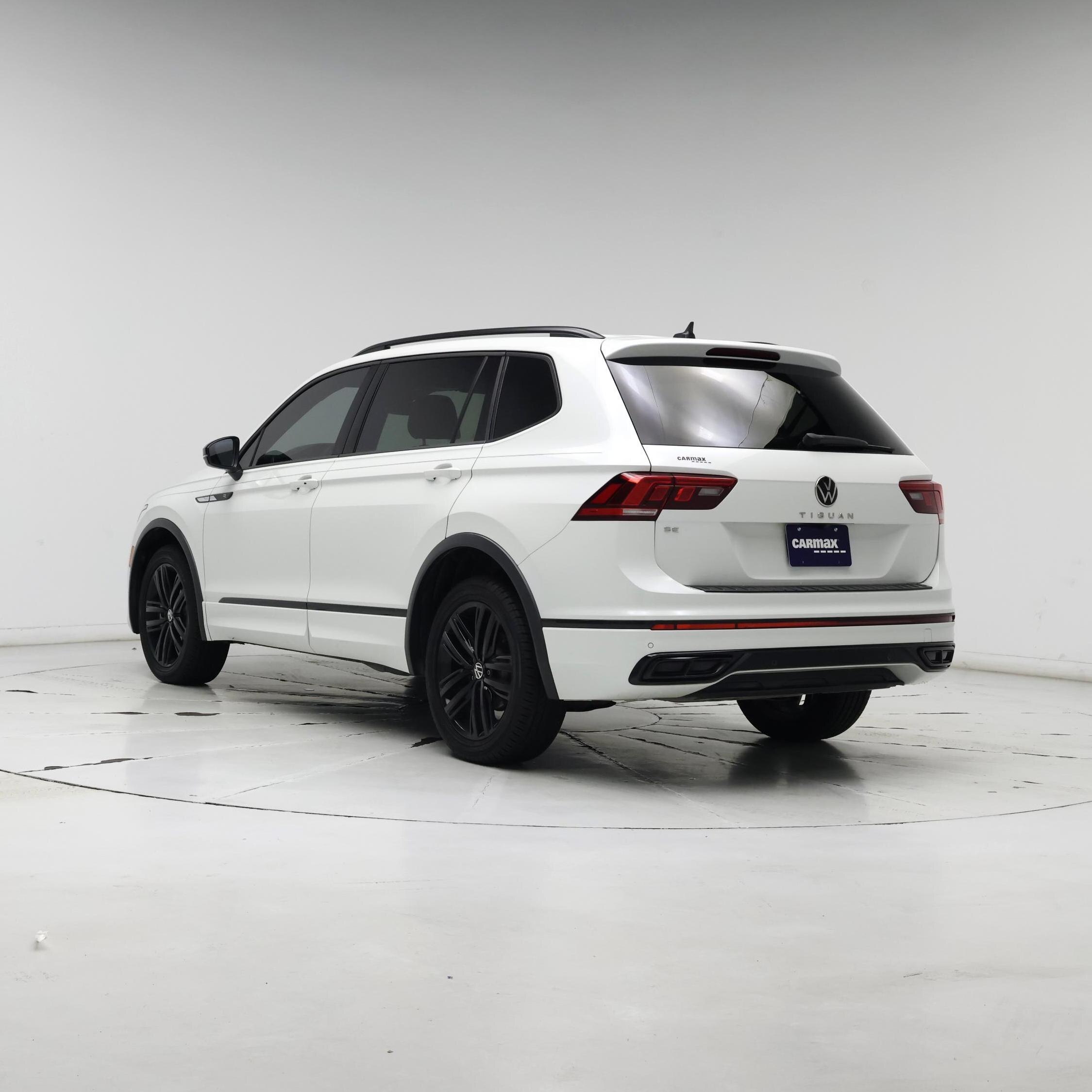 Thumbnail: 2022 Volkswagen Tiguan - 2
