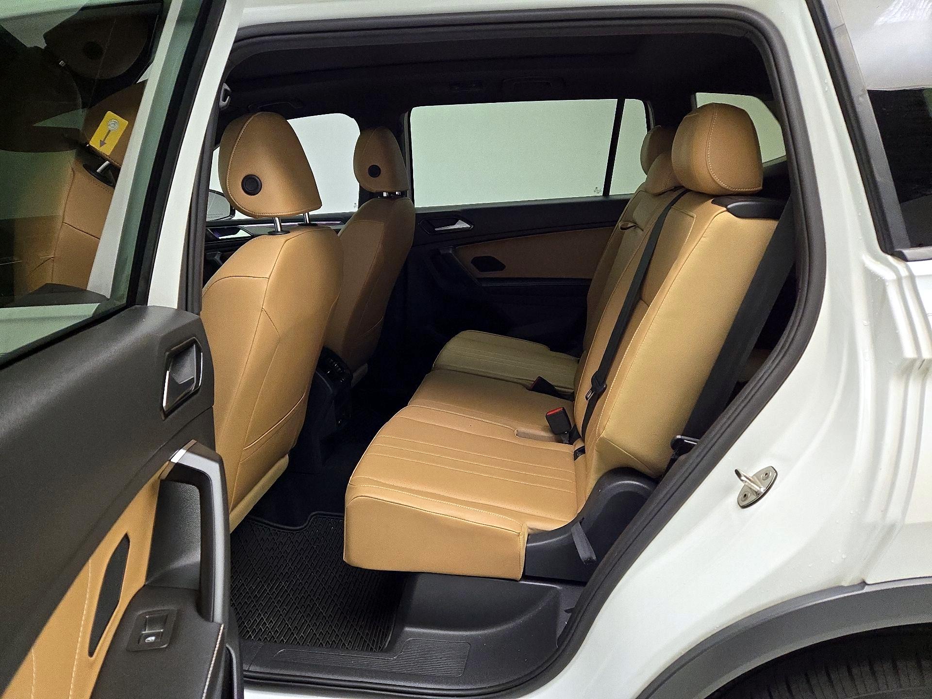 Thumbnail: 2022 Volkswagen Tiguan - 20