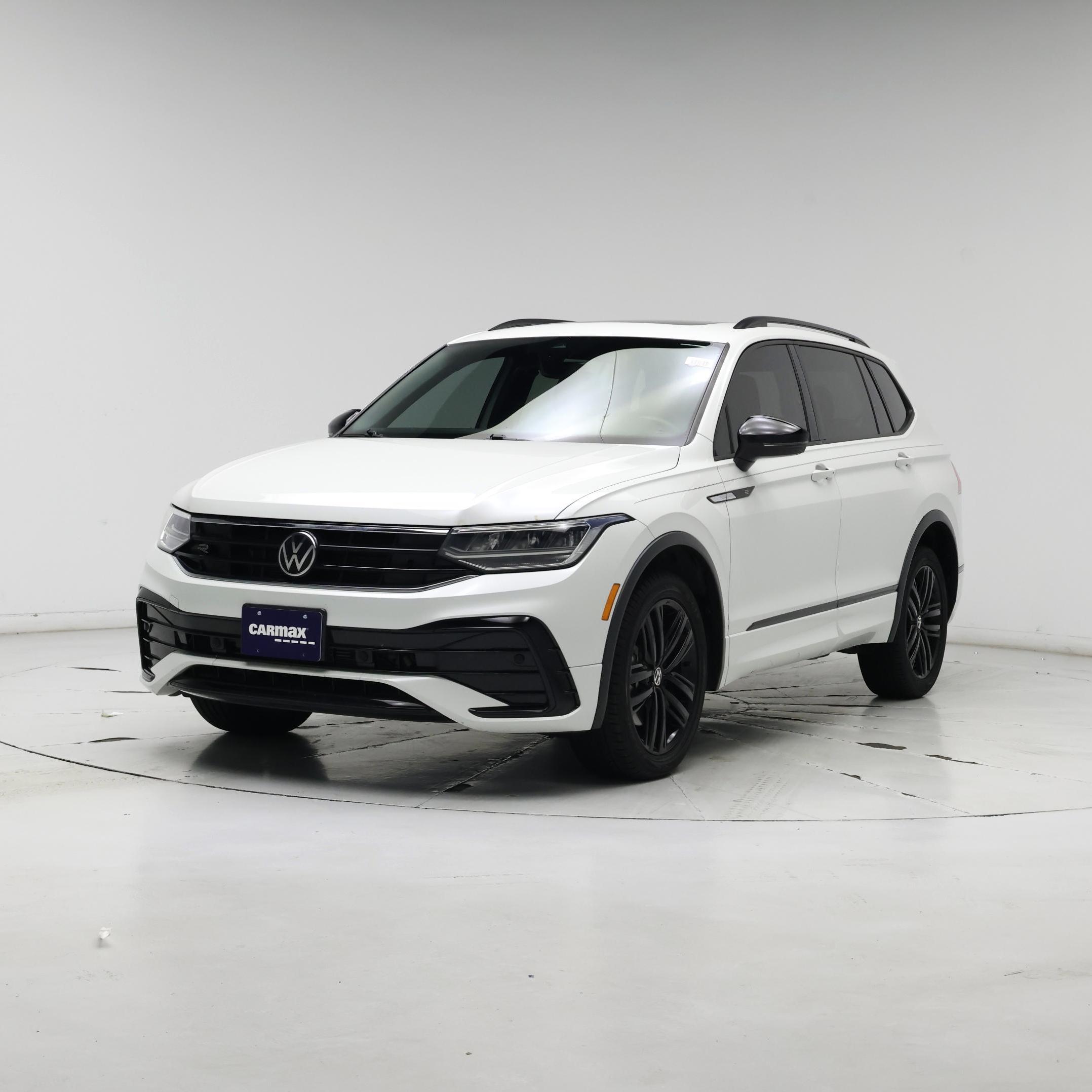 Thumbnail: 2022 Volkswagen Tiguan - 4