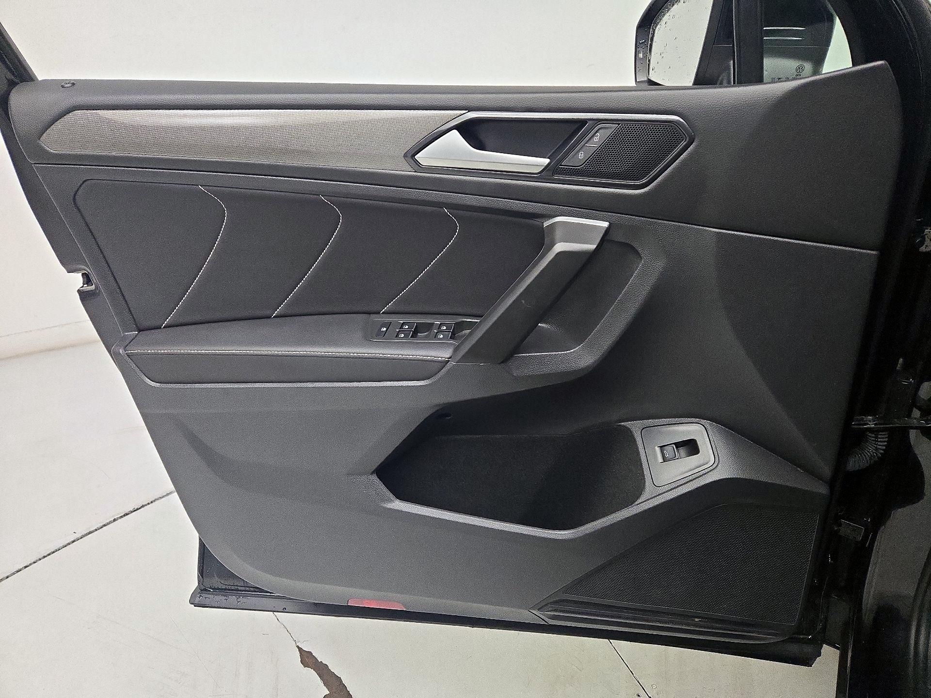 Thumbnail: 2024 Volkswagen Tiguan - 12