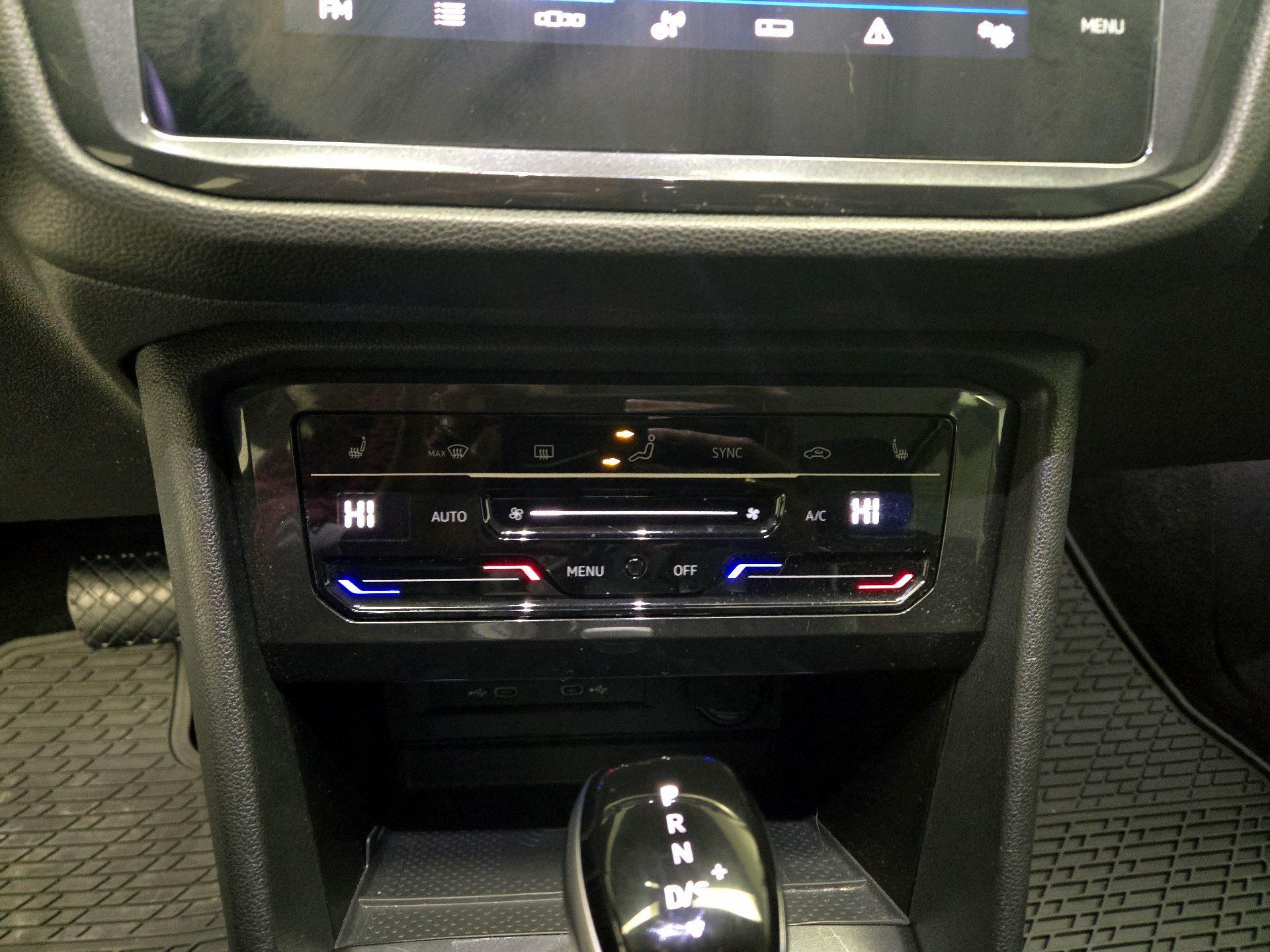 Thumbnail: 2024 Volkswagen Tiguan - 16