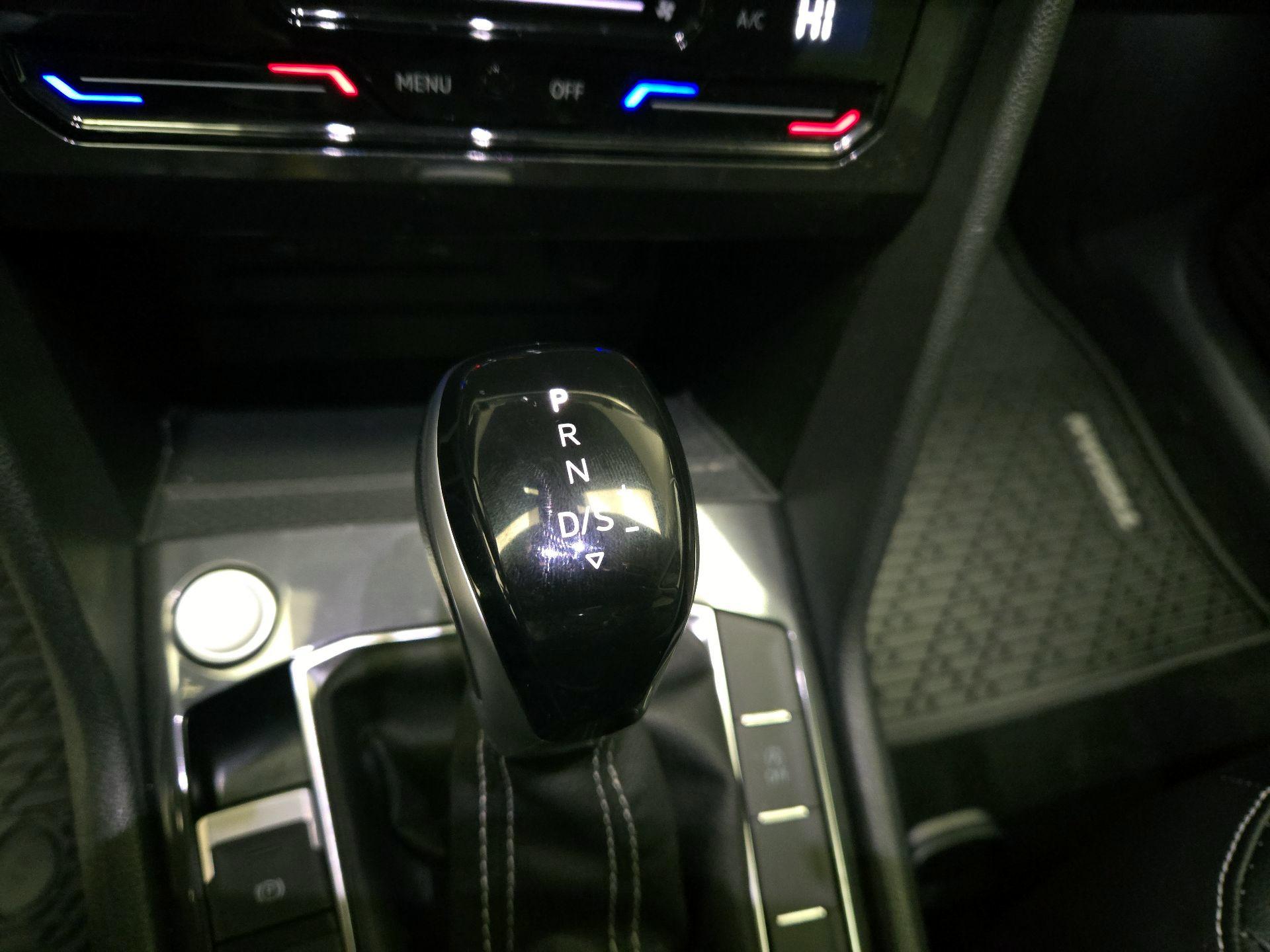 Thumbnail: 2024 Volkswagen Tiguan - 17