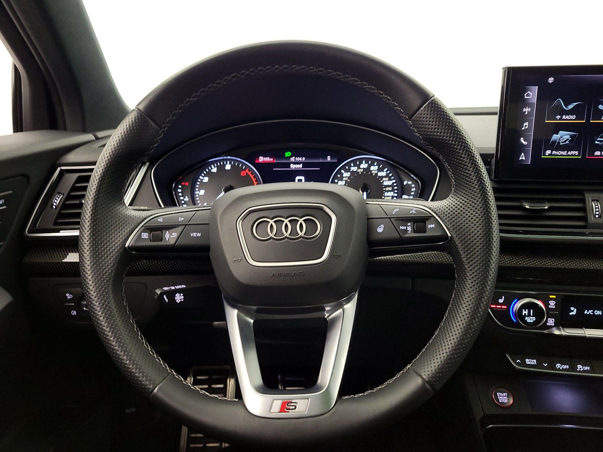 Thumbnail: 2022 Audi SQ5 - 10