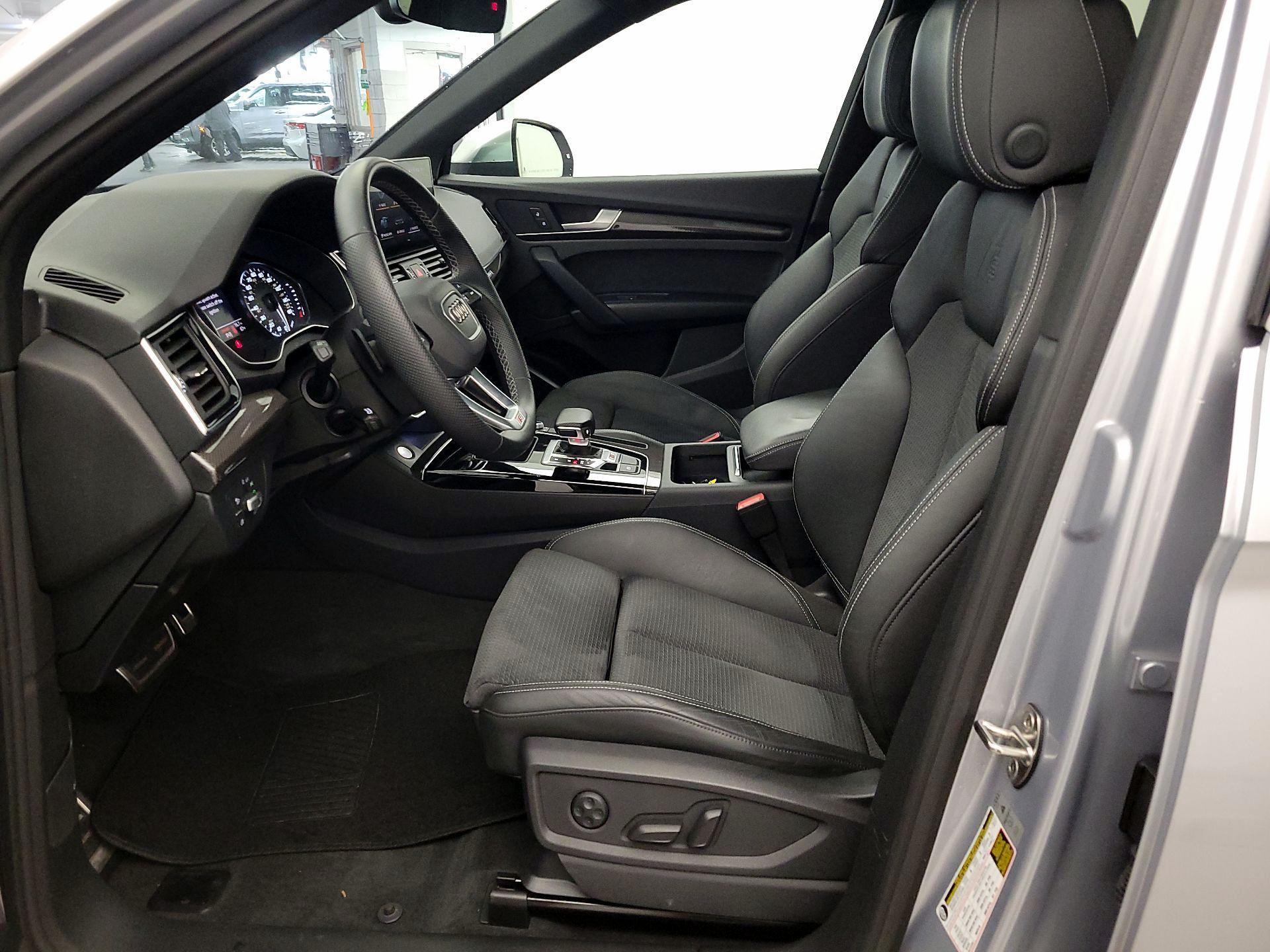 Thumbnail: 2022 Audi SQ5 - 11