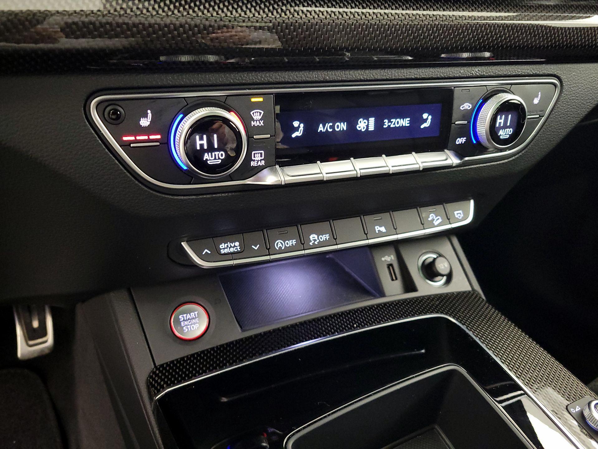 Thumbnail: 2022 Audi SQ5 - 17