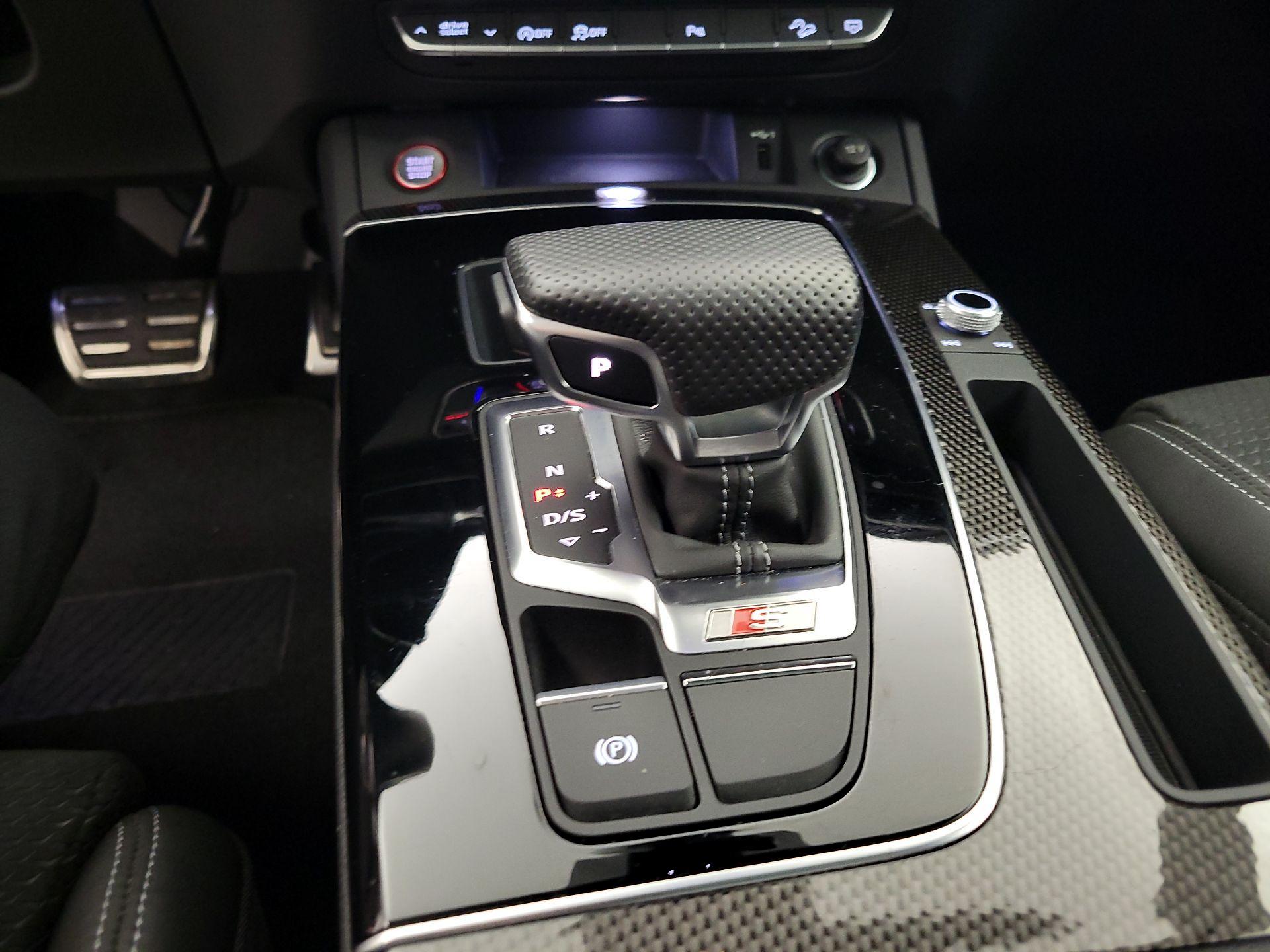 Thumbnail: 2022 Audi SQ5 - 18