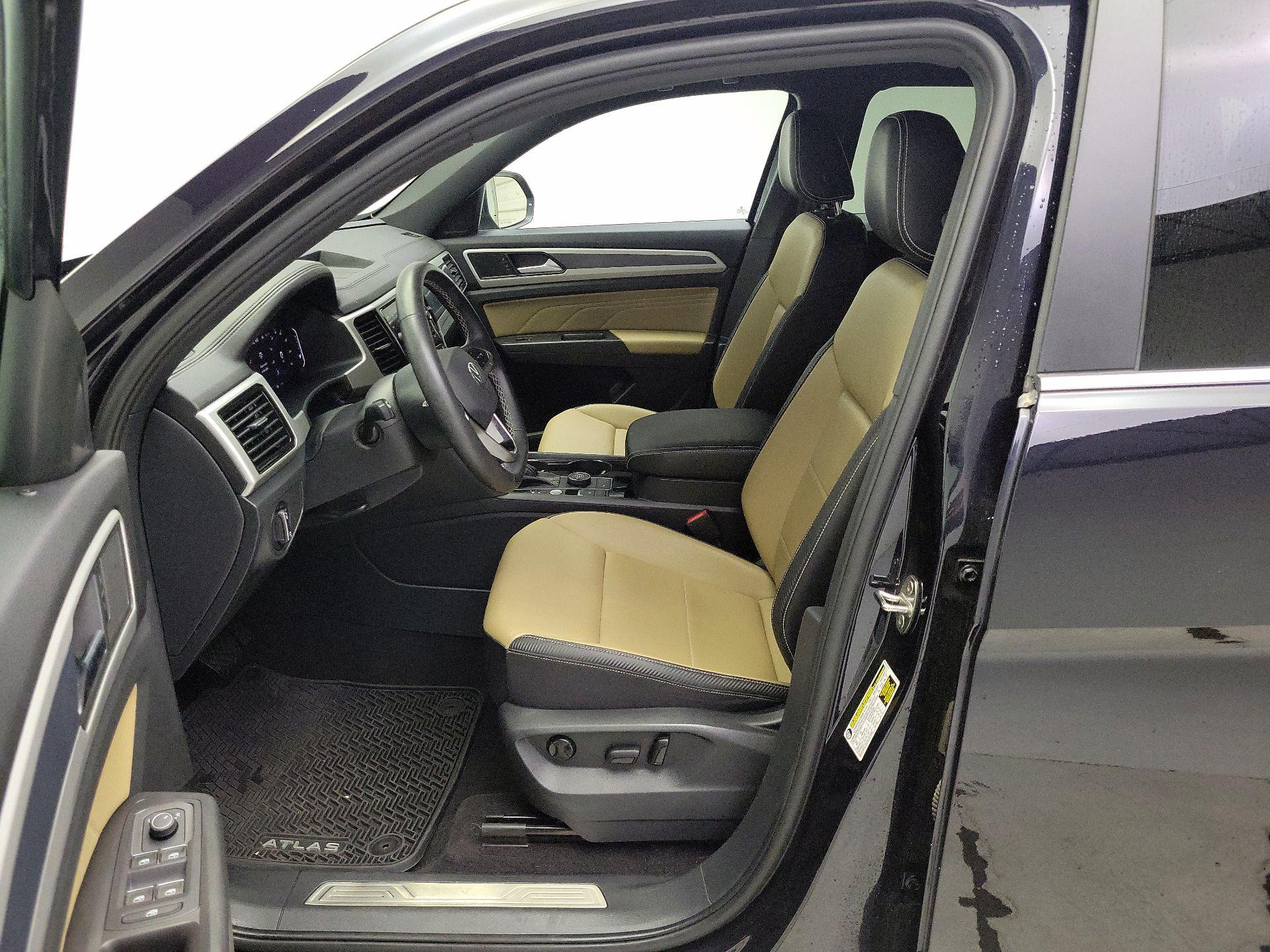 Thumbnail: 2023 Volkswagen Atlas - 11