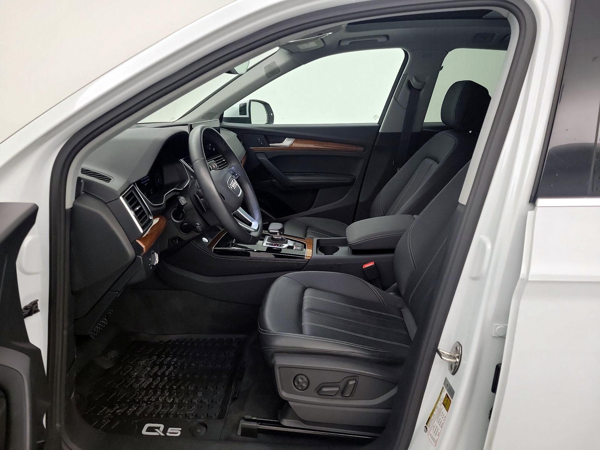 Thumbnail: 2023 Audi Q5 - 11