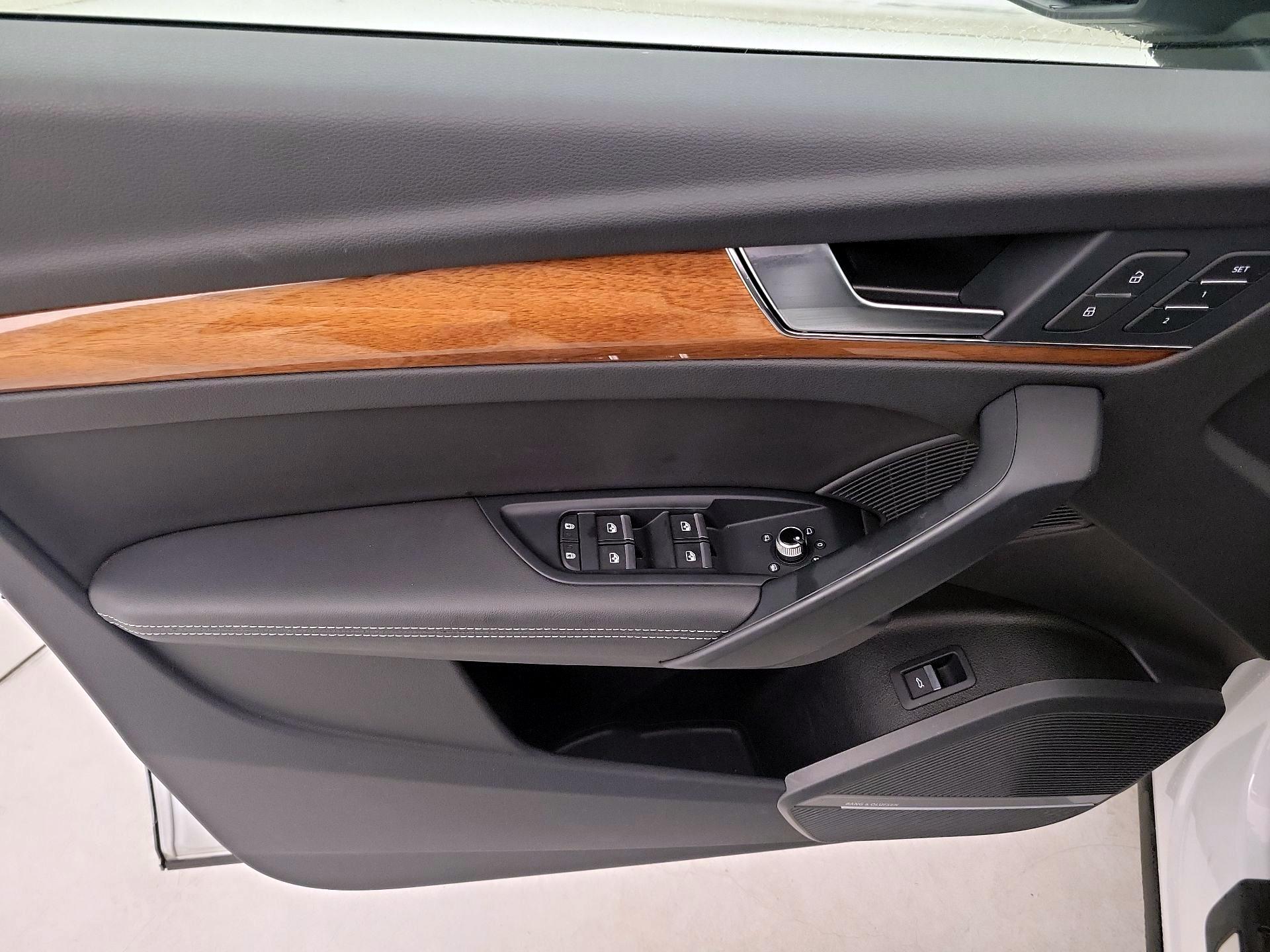 Thumbnail: 2023 Audi Q5 - 12