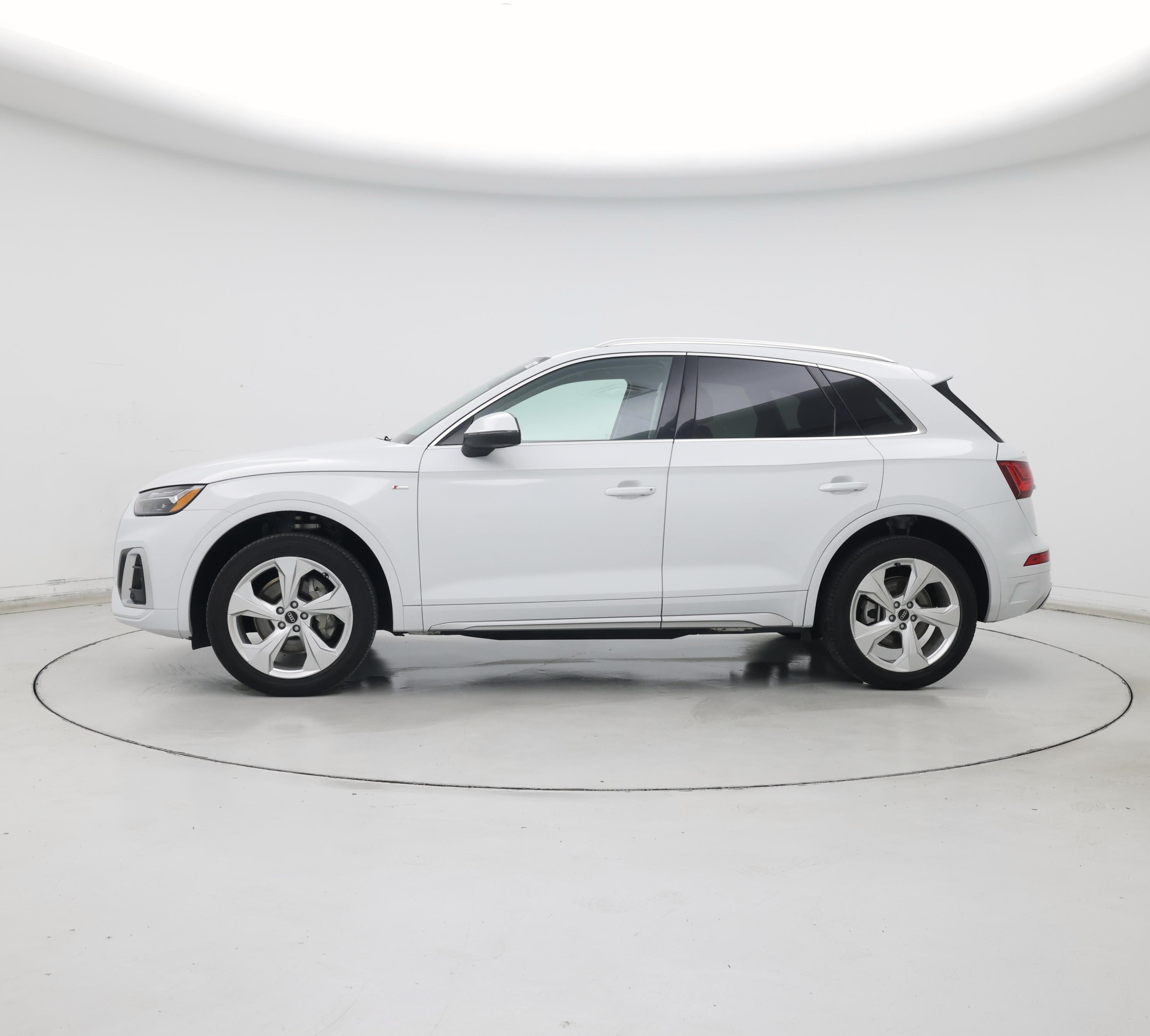 Thumbnail: 2023 Audi Q5 - 3