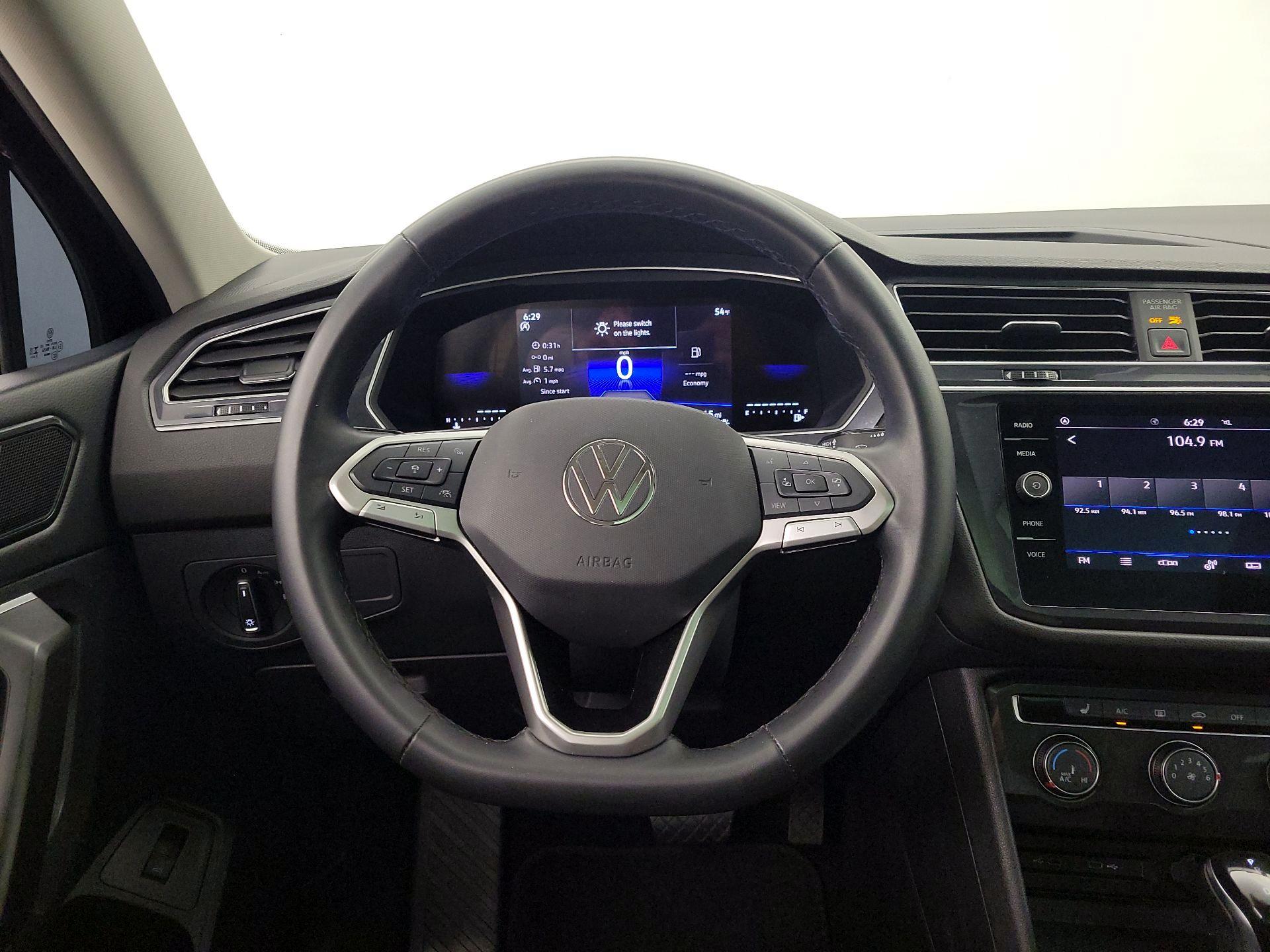 Thumbnail: 2024 Volkswagen Tiguan - 10