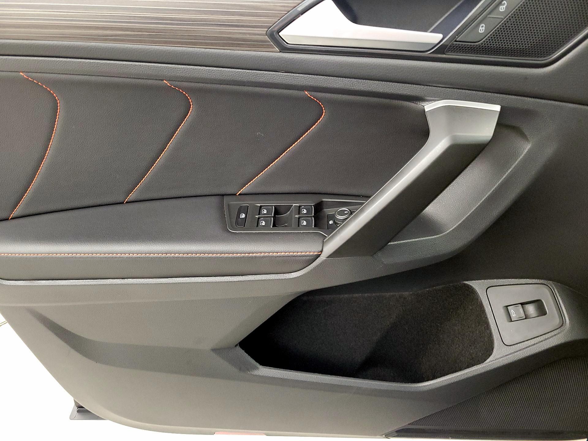 Thumbnail: 2024 Volkswagen Tiguan - 12