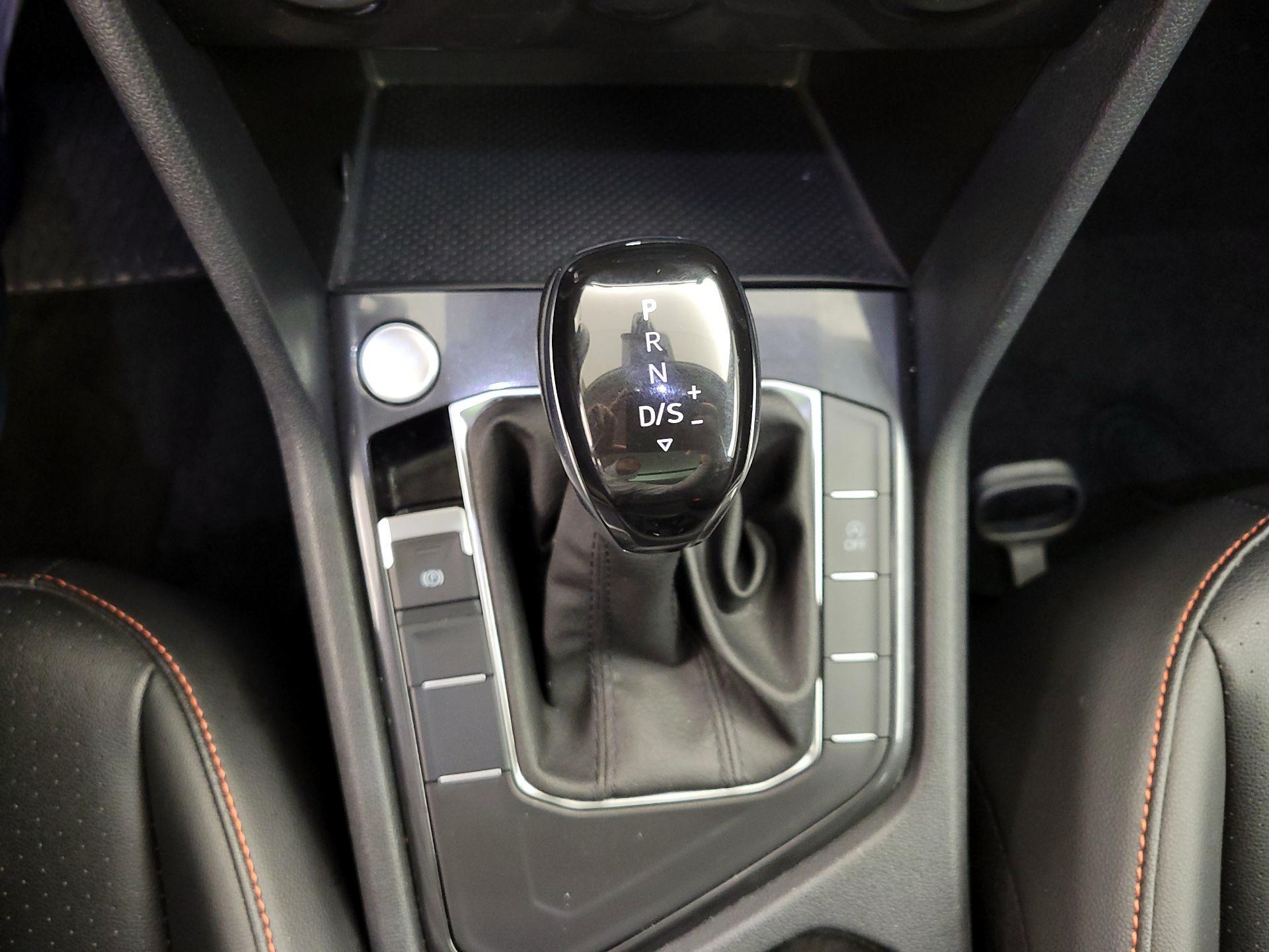 Thumbnail: 2024 Volkswagen Tiguan - 17