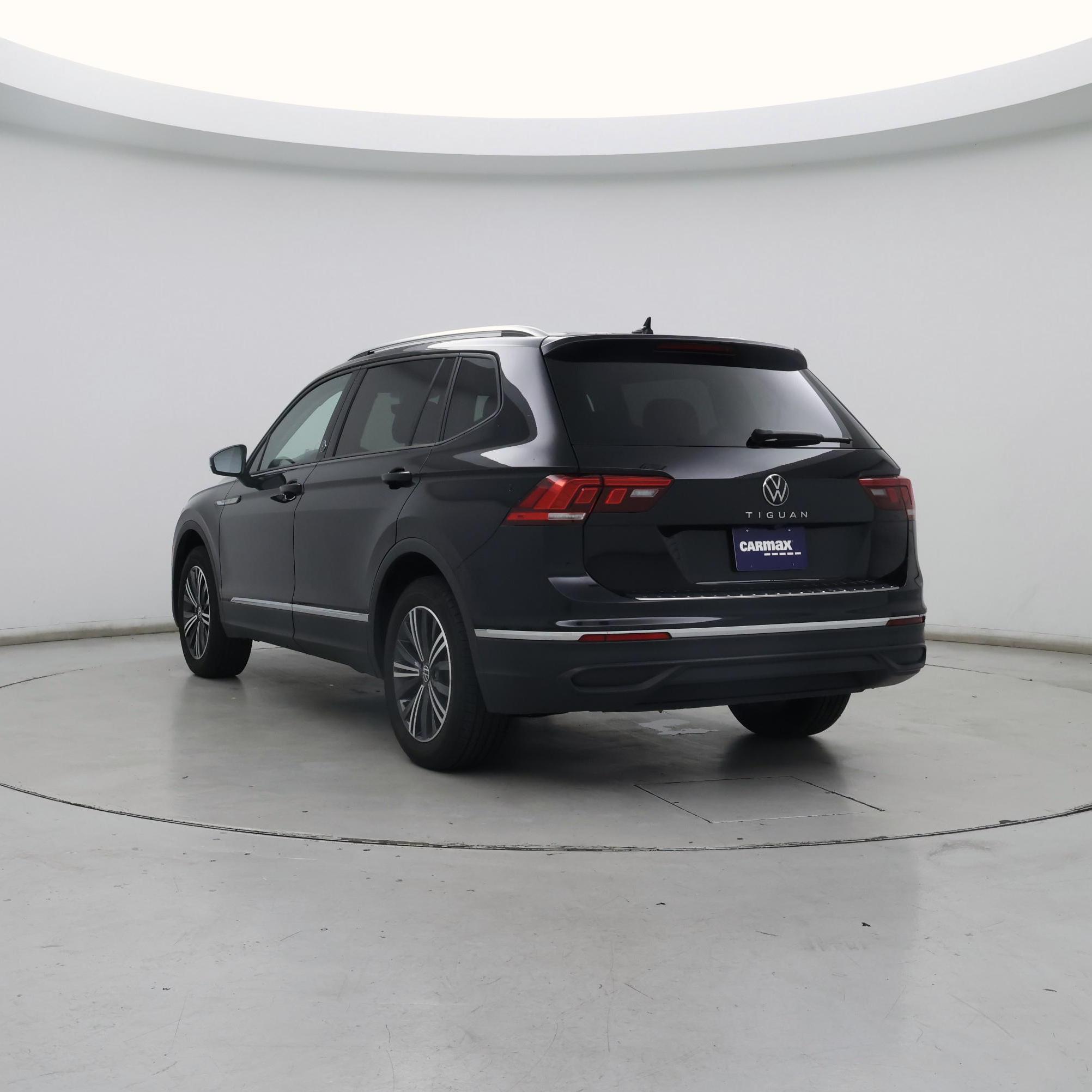 Thumbnail: 2024 Volkswagen Tiguan - 2