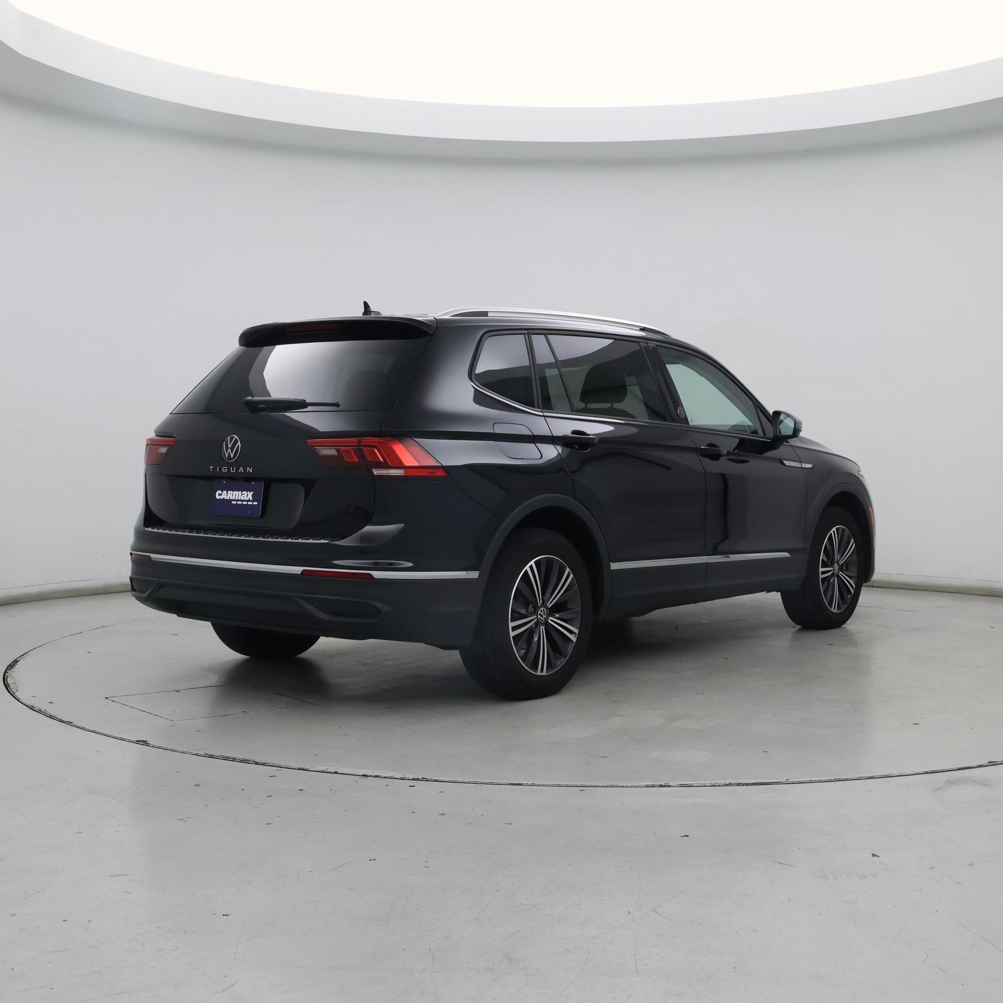 Thumbnail: 2024 Volkswagen Tiguan - 8