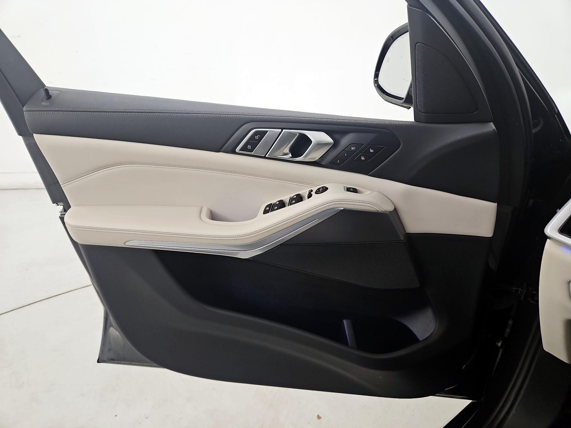 Thumbnail: 2023 BMW X5 - 12