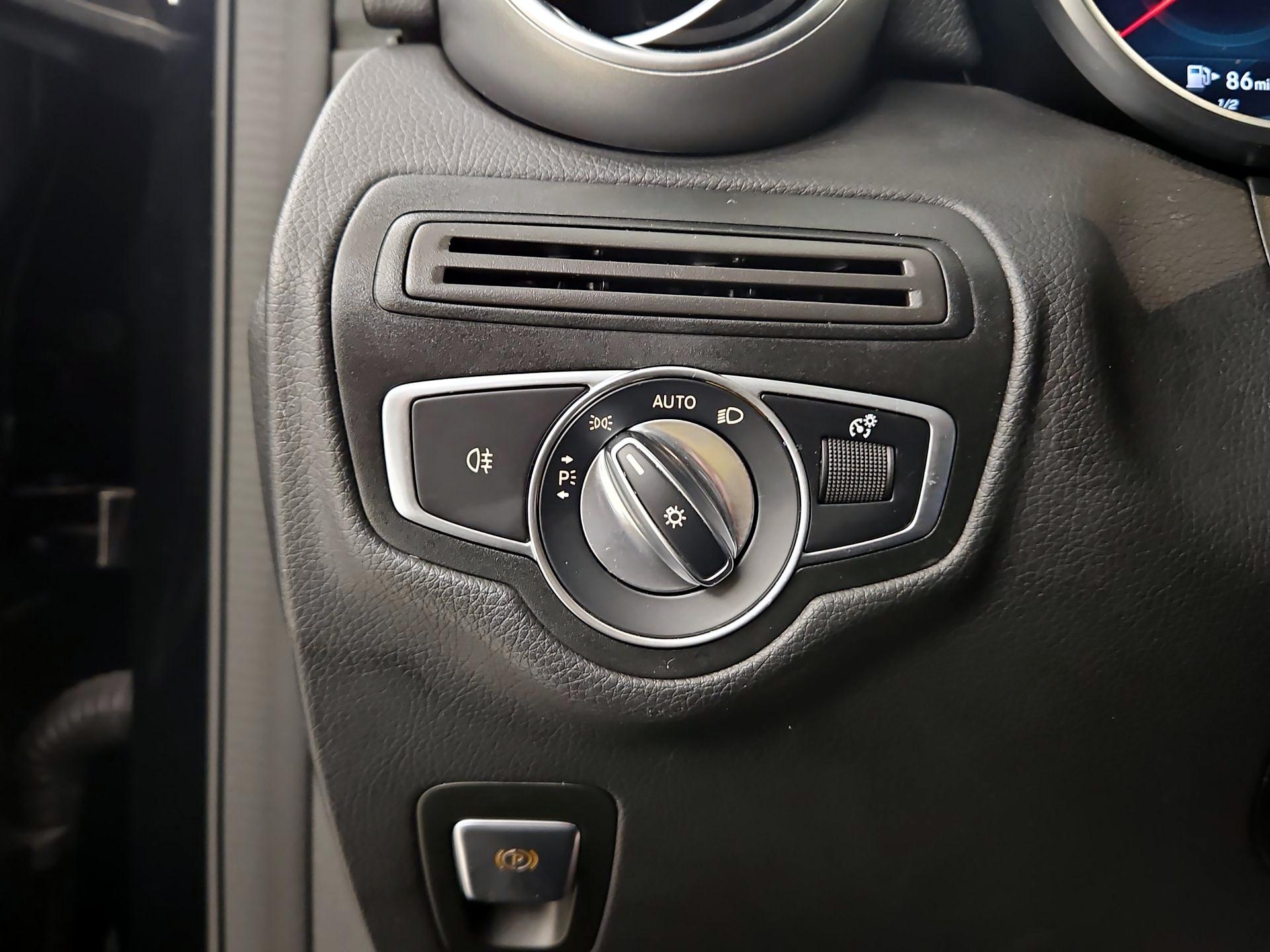 Thumbnail: 2022 Mercedes-Benz GLC - 13