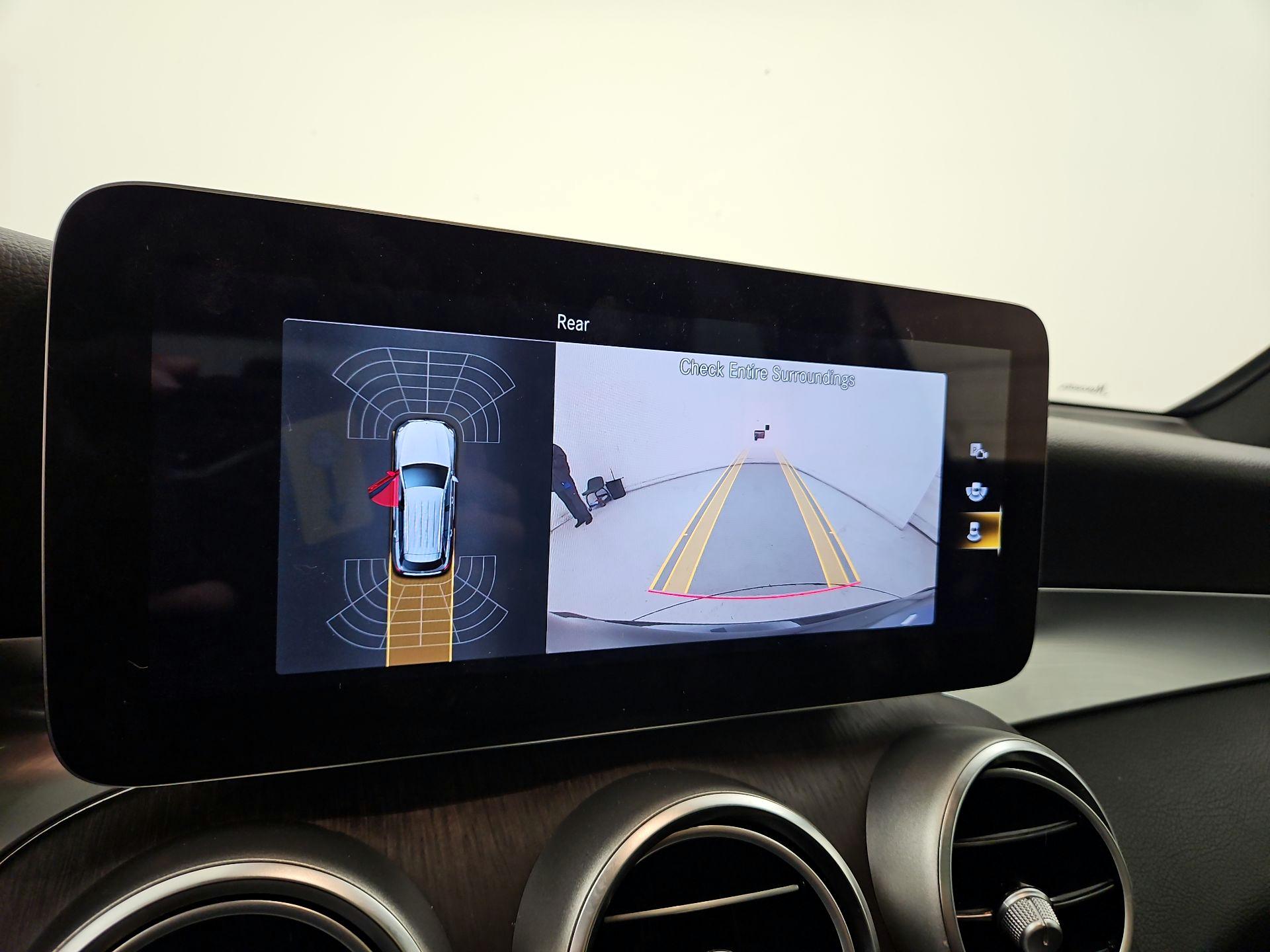 Thumbnail: 2022 Mercedes-Benz GLC - 14