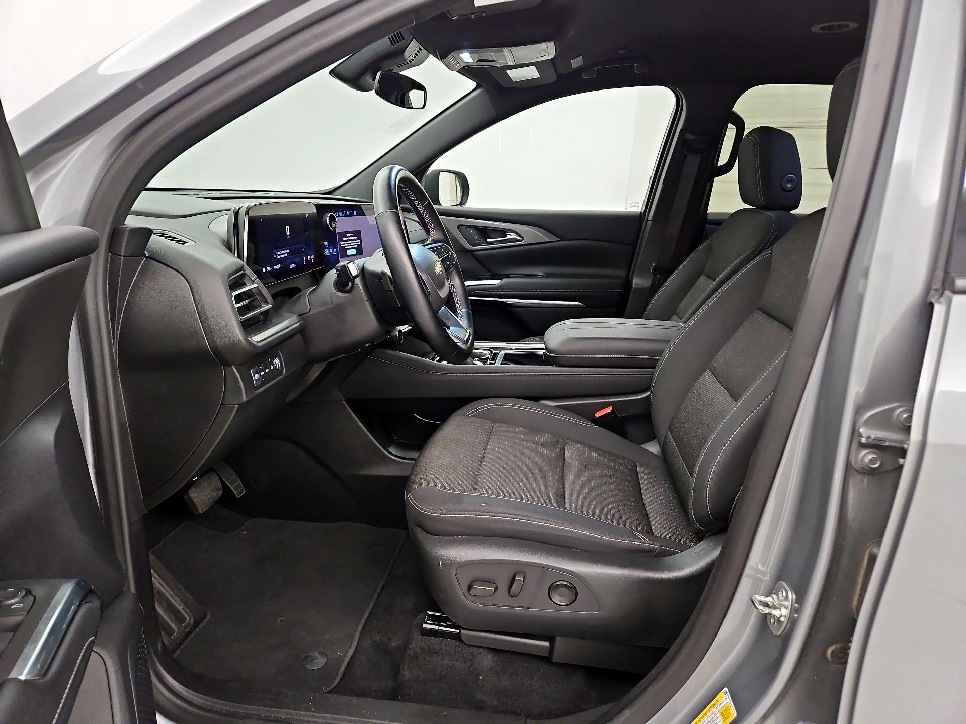 Thumbnail: 2024 Chevrolet Traverse - 11