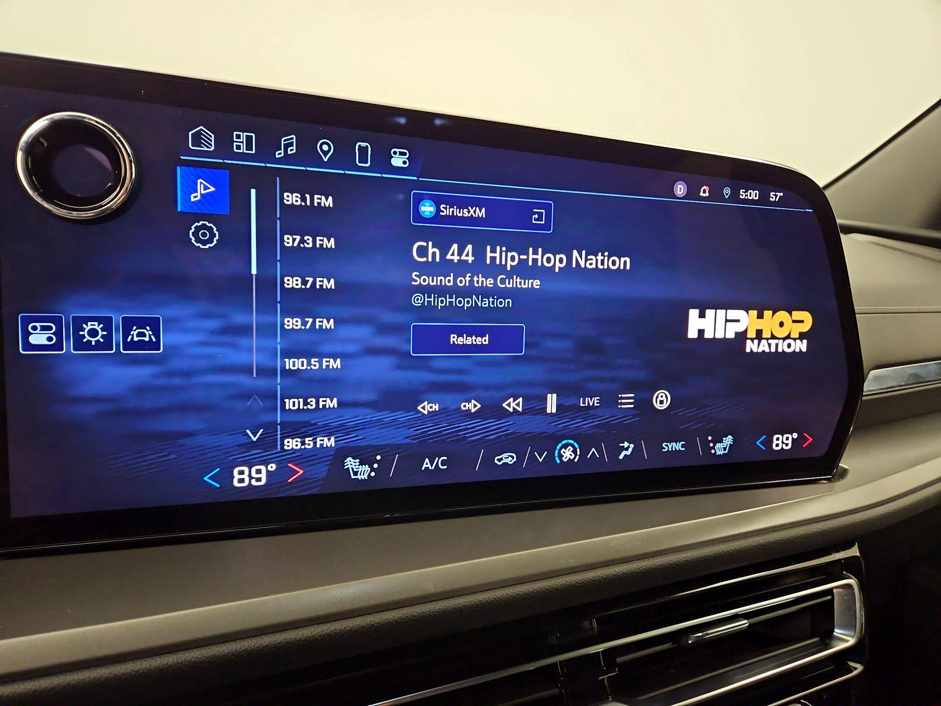 Thumbnail: 2024 Chevrolet Traverse - 16