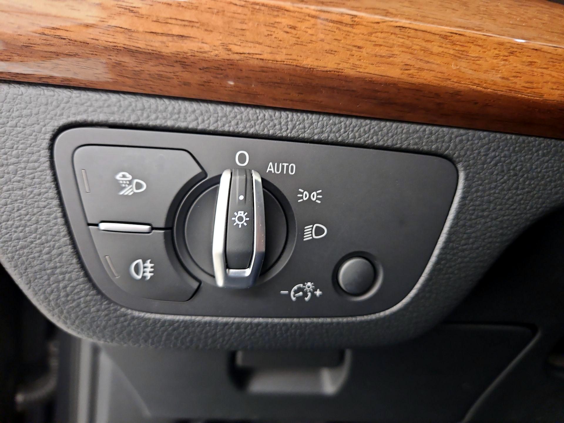 Thumbnail: 2022 Audi Q5 - 13