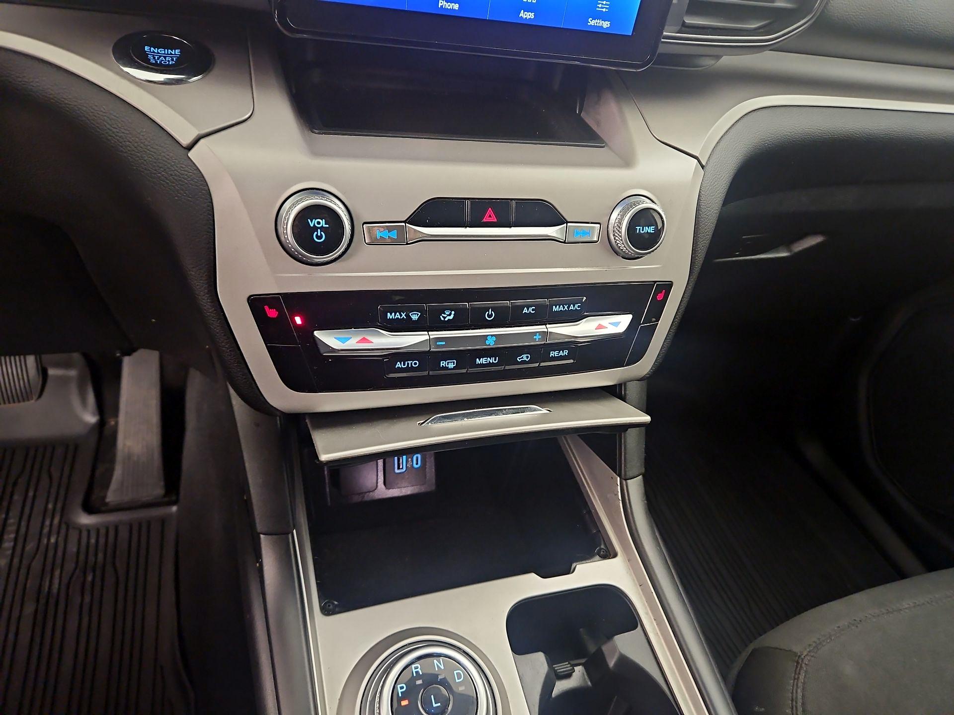 Thumbnail: 2022 Ford Explorer - 16