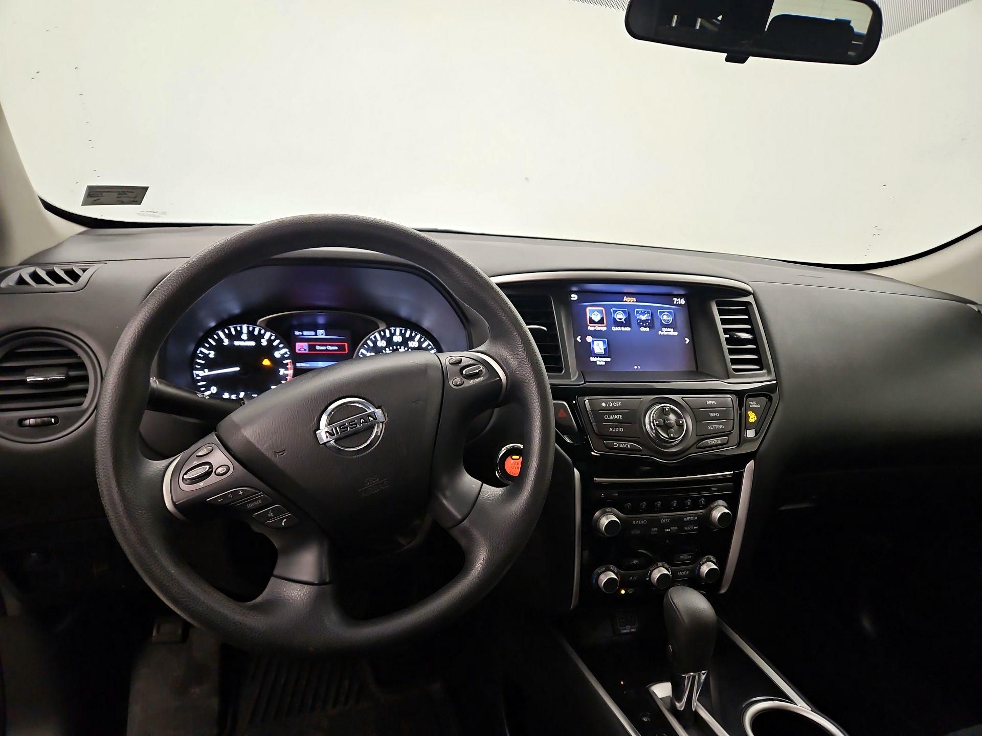 Thumbnail: 2018 Nissan Pathfinder - 9