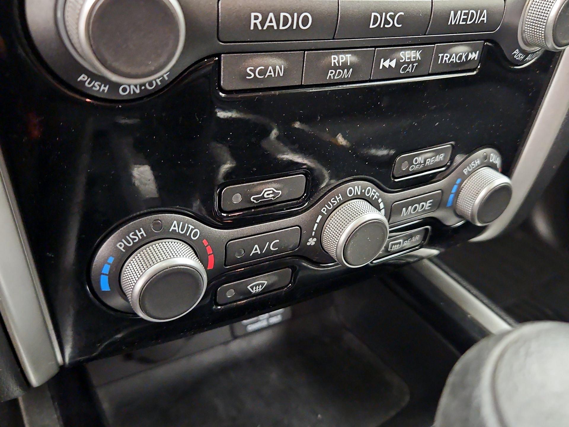 Thumbnail: 2018 Nissan Pathfinder - 16