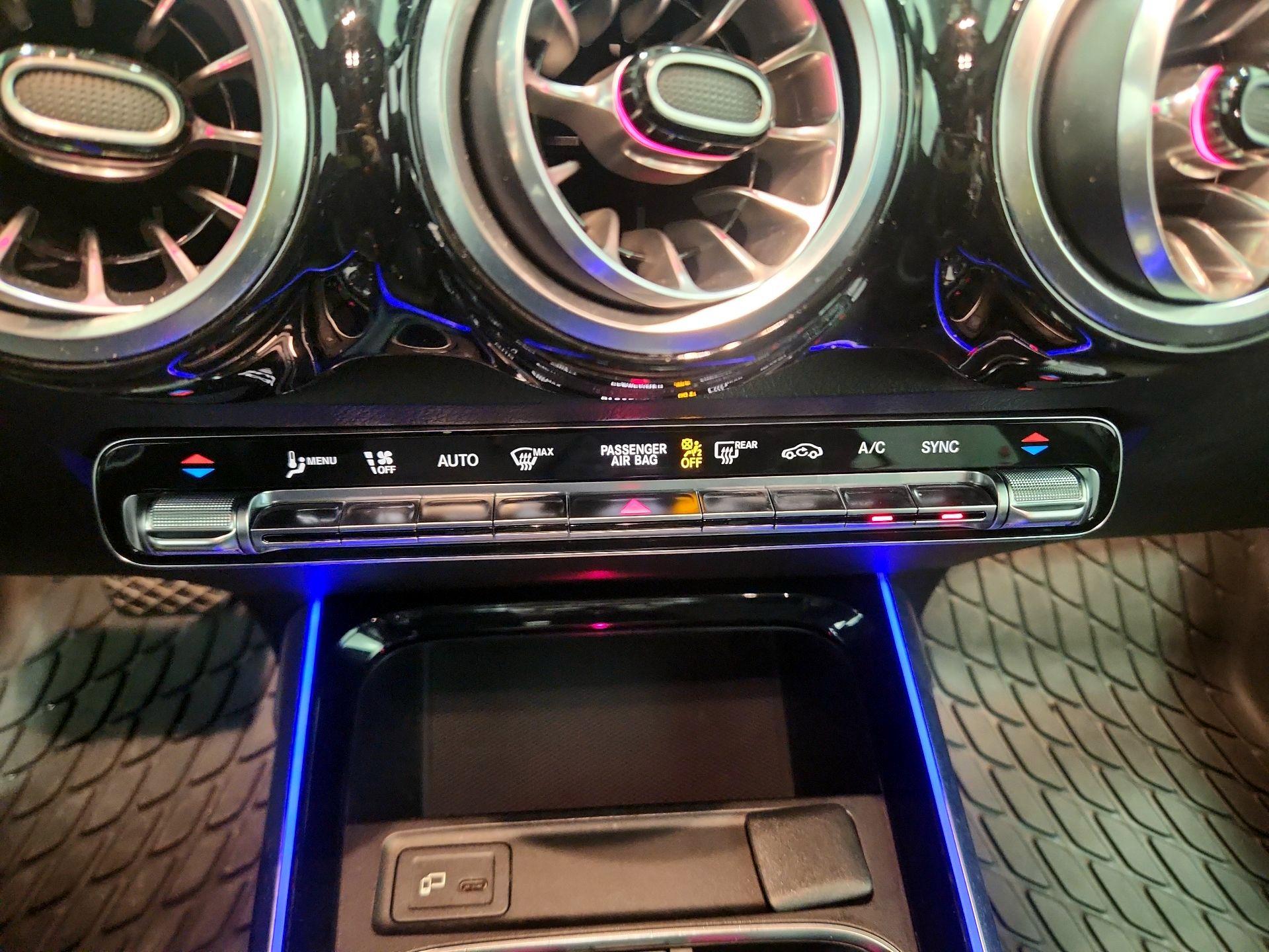 Thumbnail: 2022 Mercedes-Benz GLB - 16