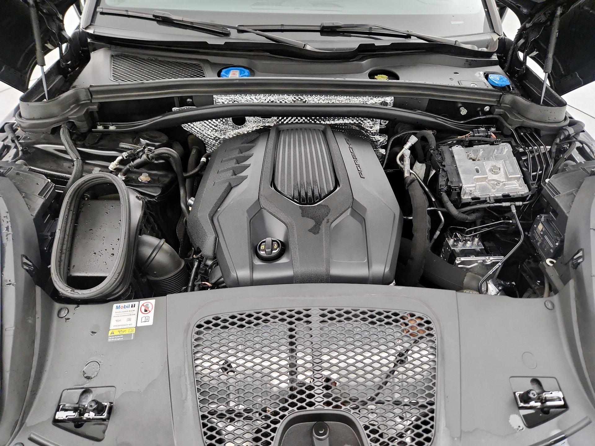 Thumbnail: 2023 Porsche Macan - 20