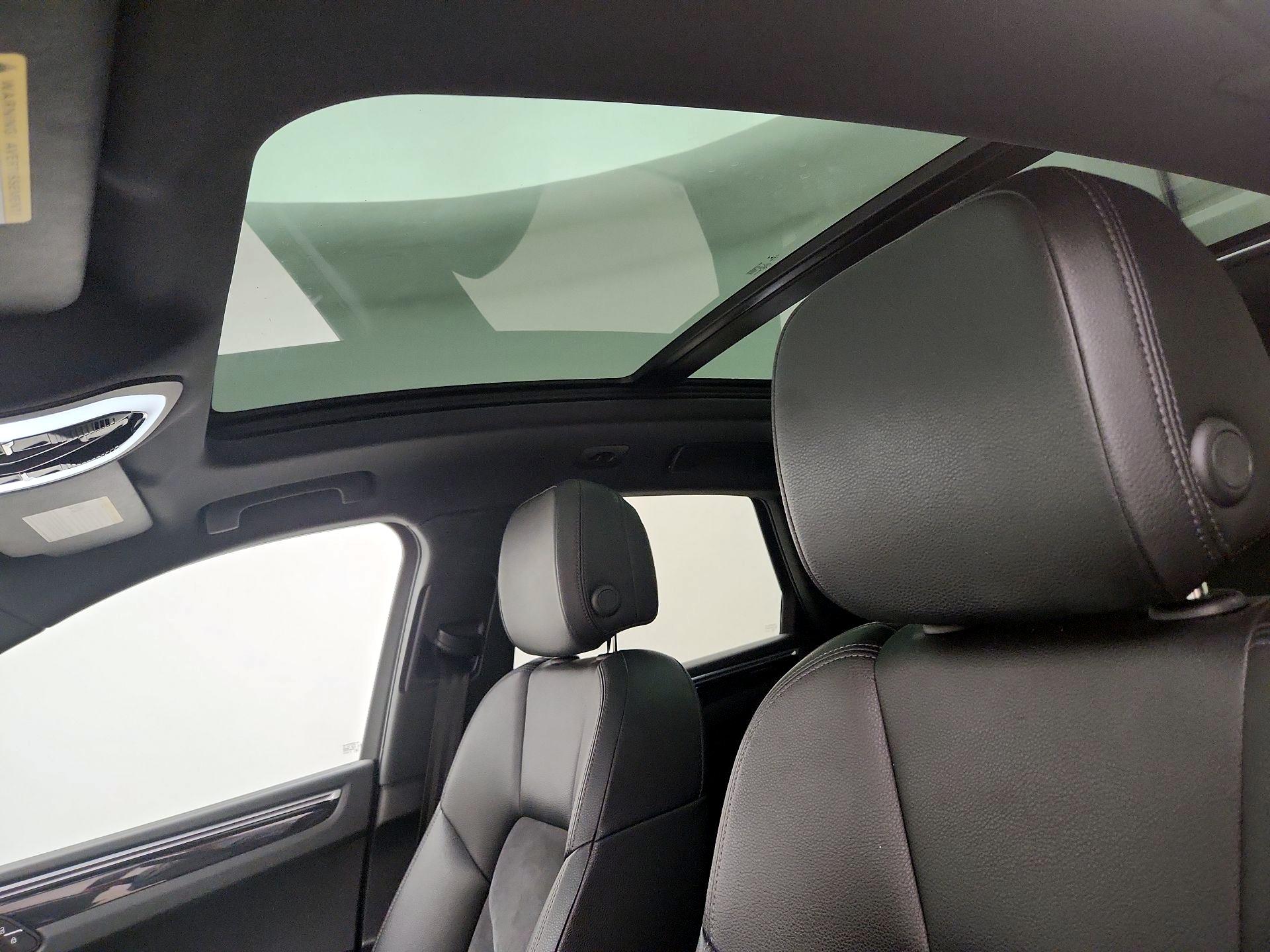 Thumbnail: 2021 Porsche Macan - 20