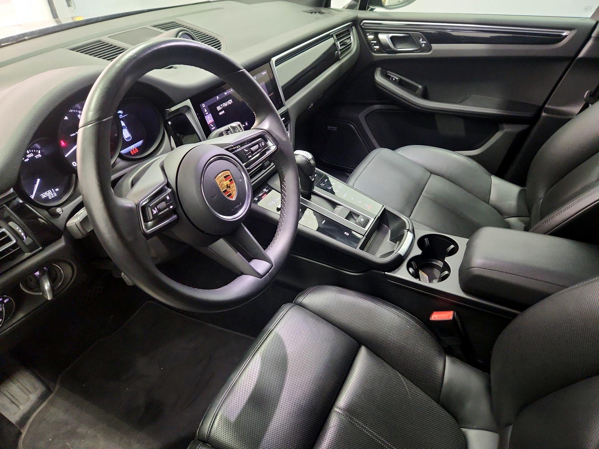 Thumbnail: 2023 Porsche Macan - 11